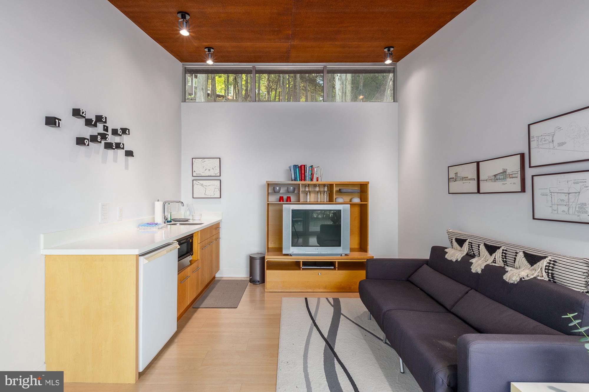 CREST RIVER FARMS - Residential