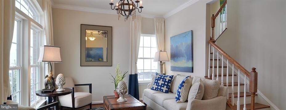 CREEKSIDE VILLAGE - Residential