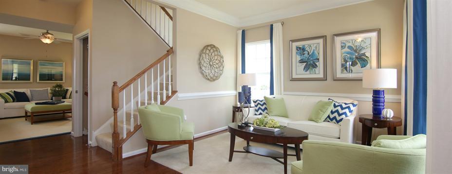 CREEKSIDE VILLAGE - Residential