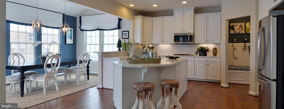 CREEKSIDE VILLAGE - Residential