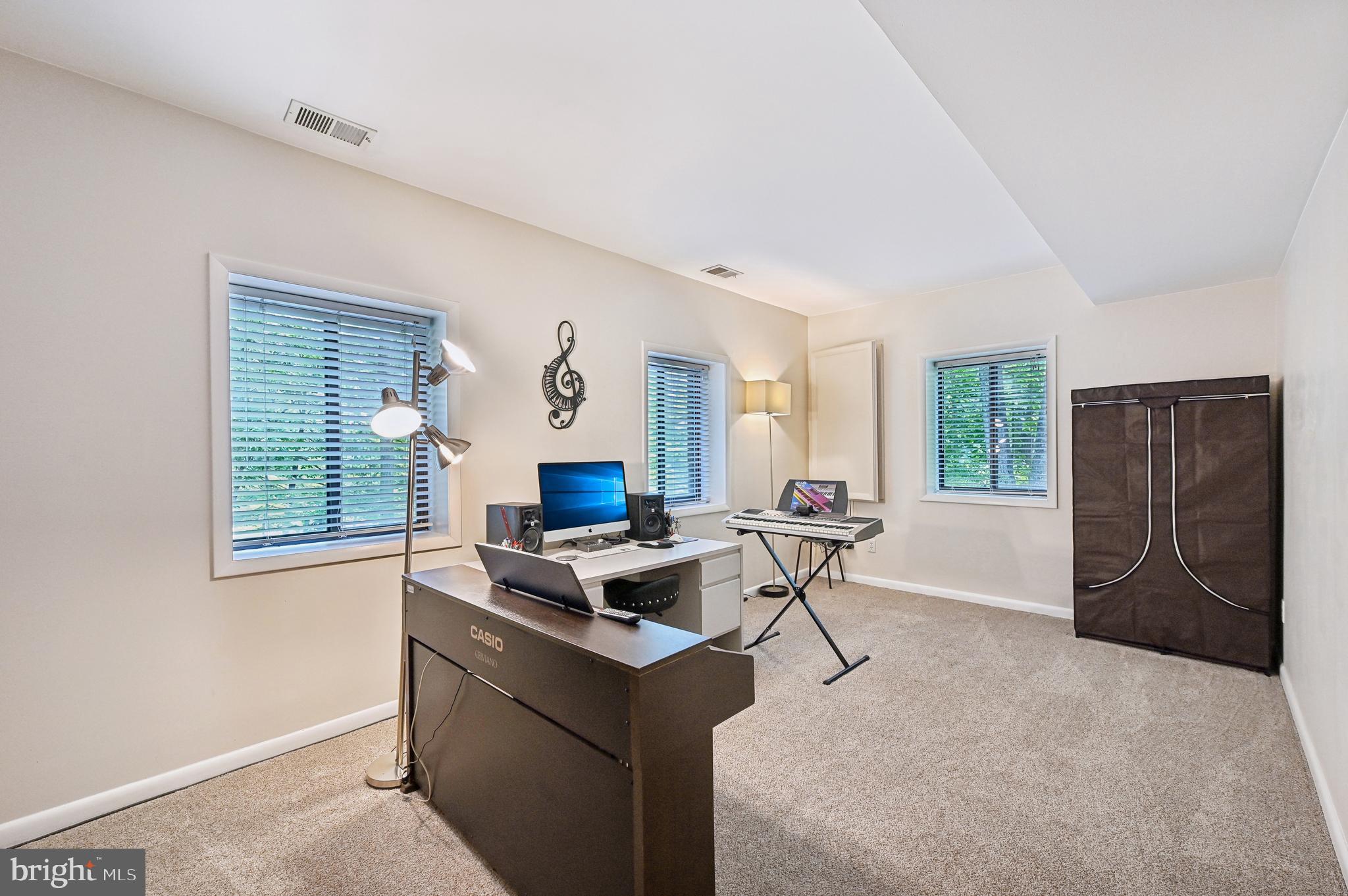 BRETTON WOODS - Residential