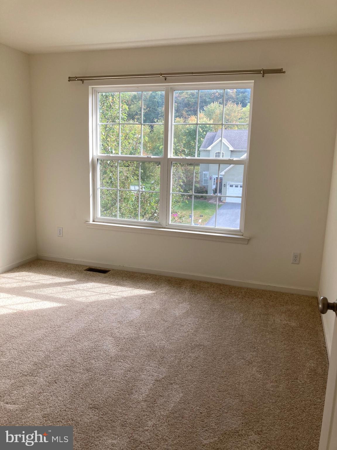 TOWNS EDGE - Residential