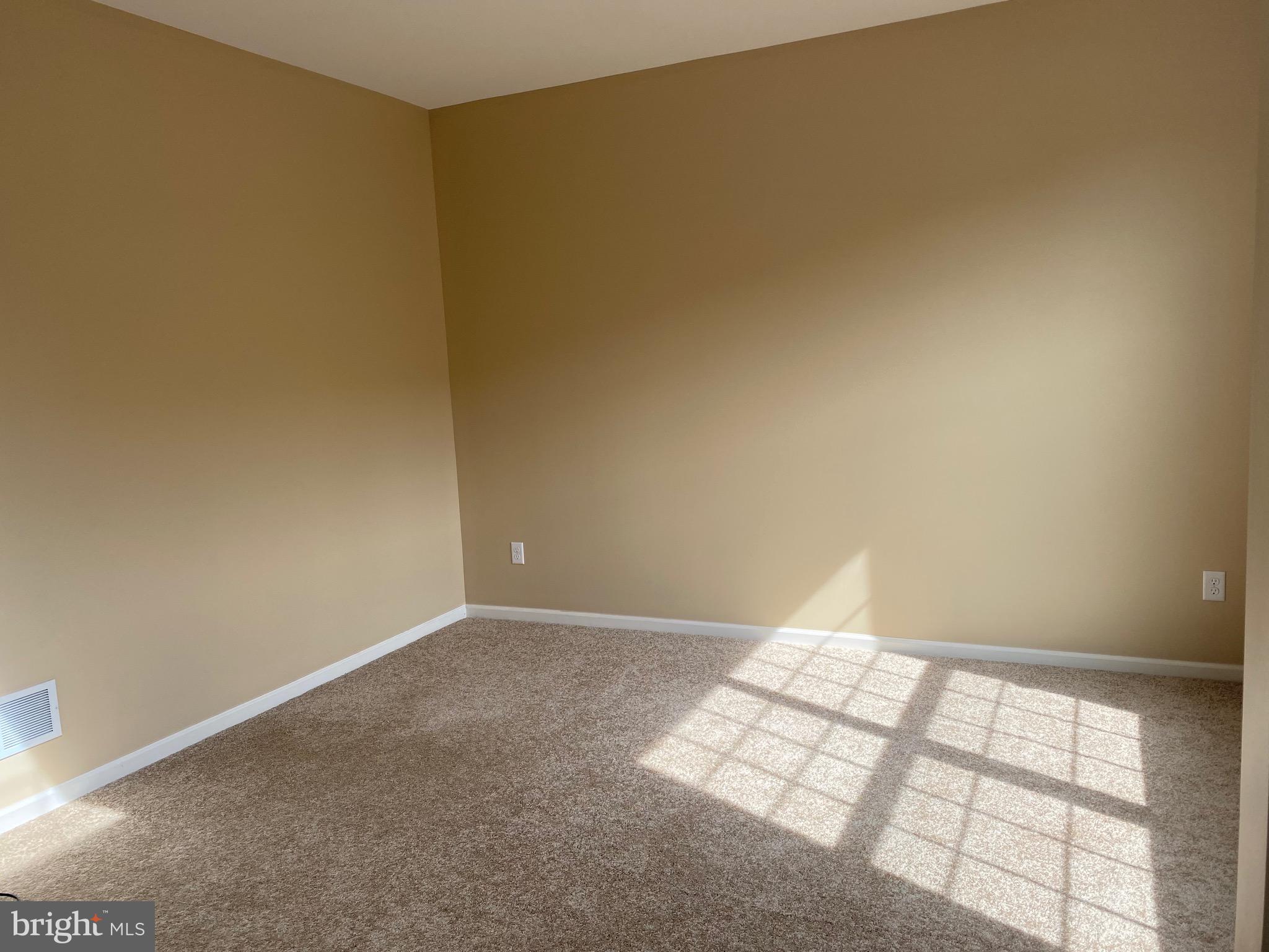 TOWNS EDGE - Residential