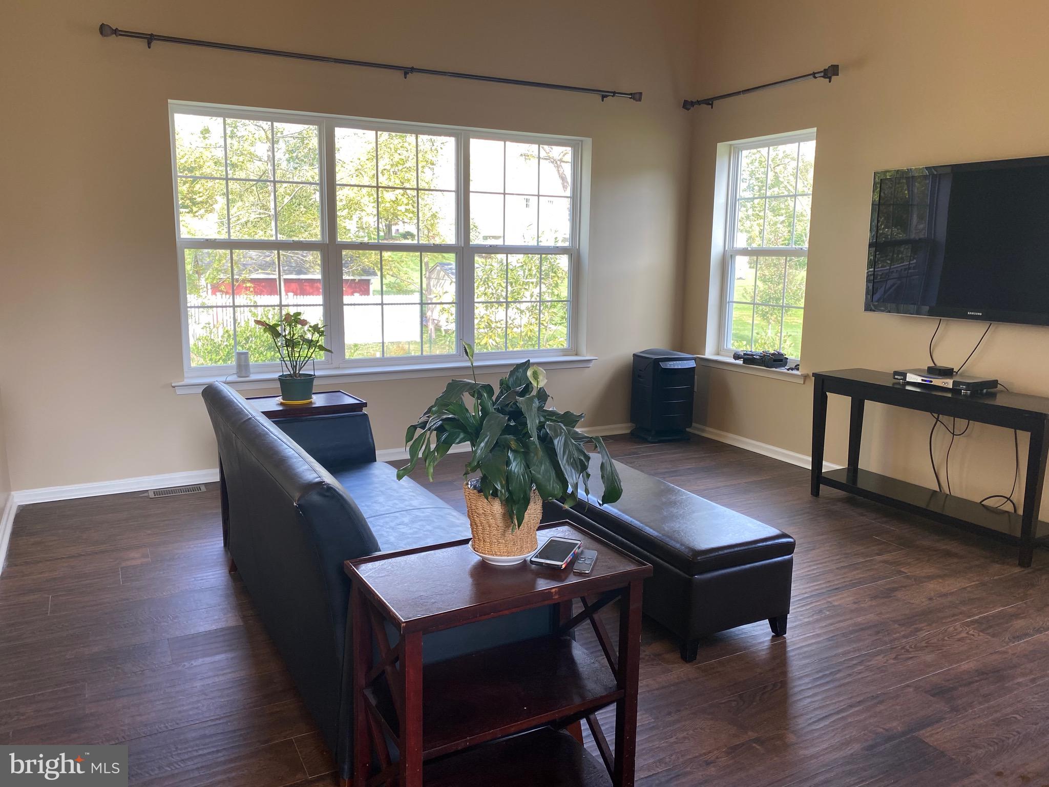 TOWNS EDGE - Residential