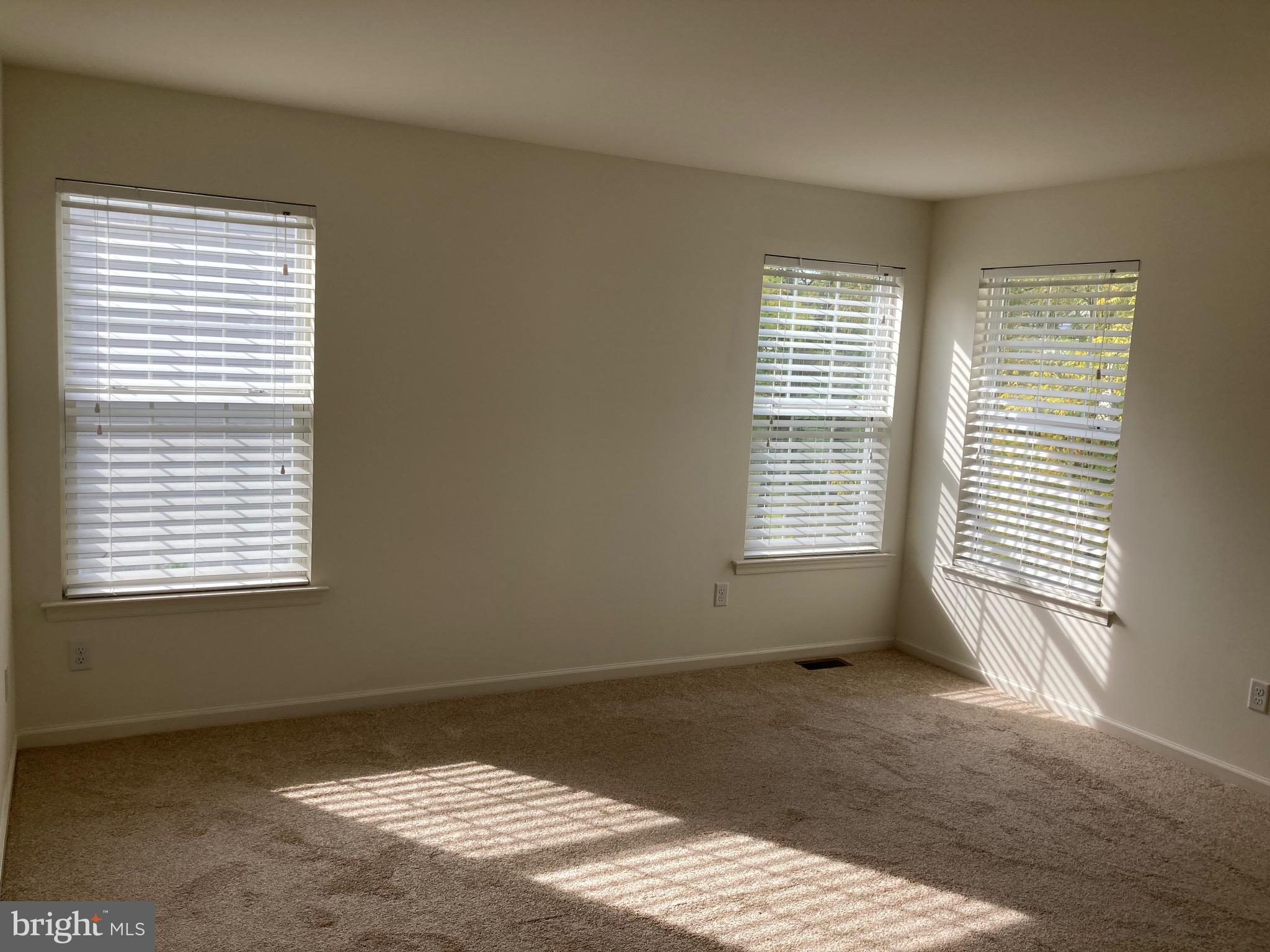 TOWNS EDGE - Residential