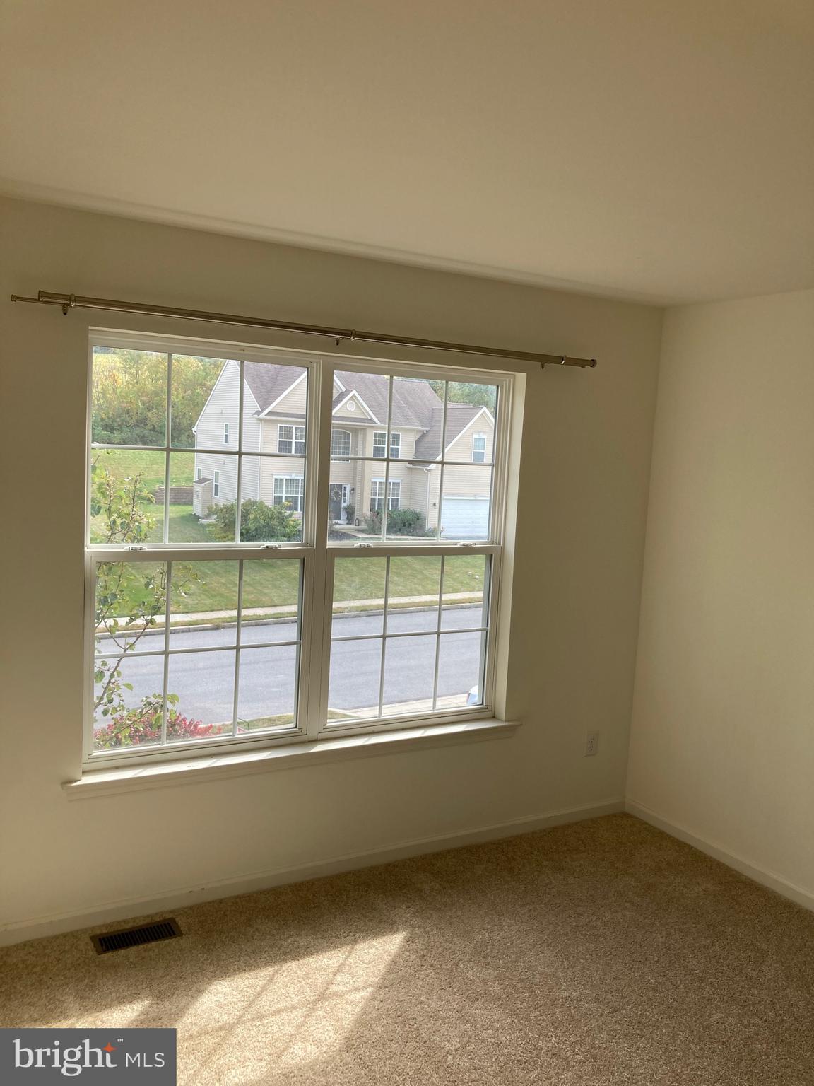 TOWNS EDGE - Residential