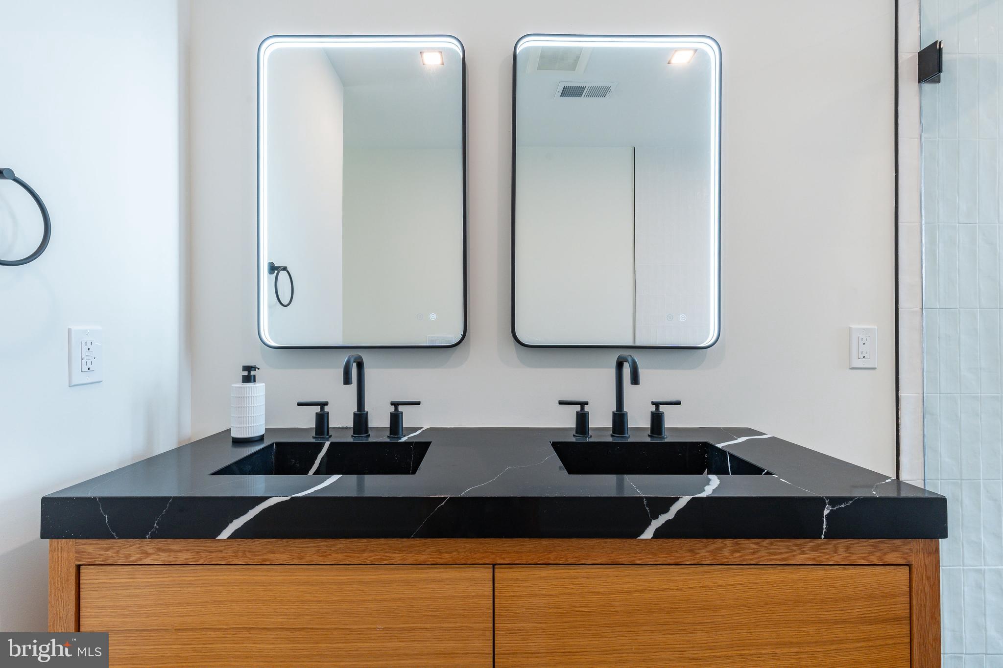 OLDE KENSINGTON - Residential