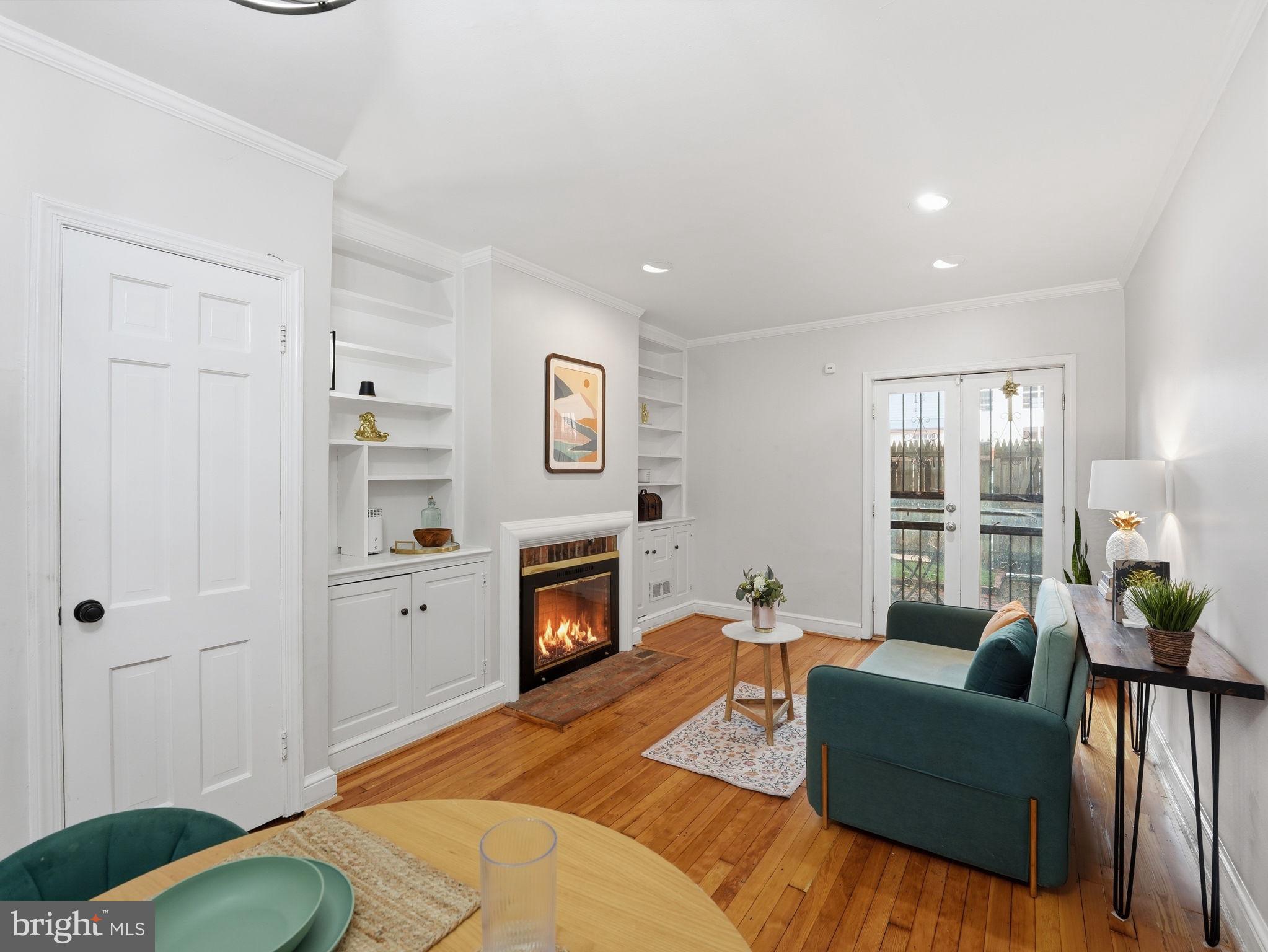 6 SNOWS COURT NW