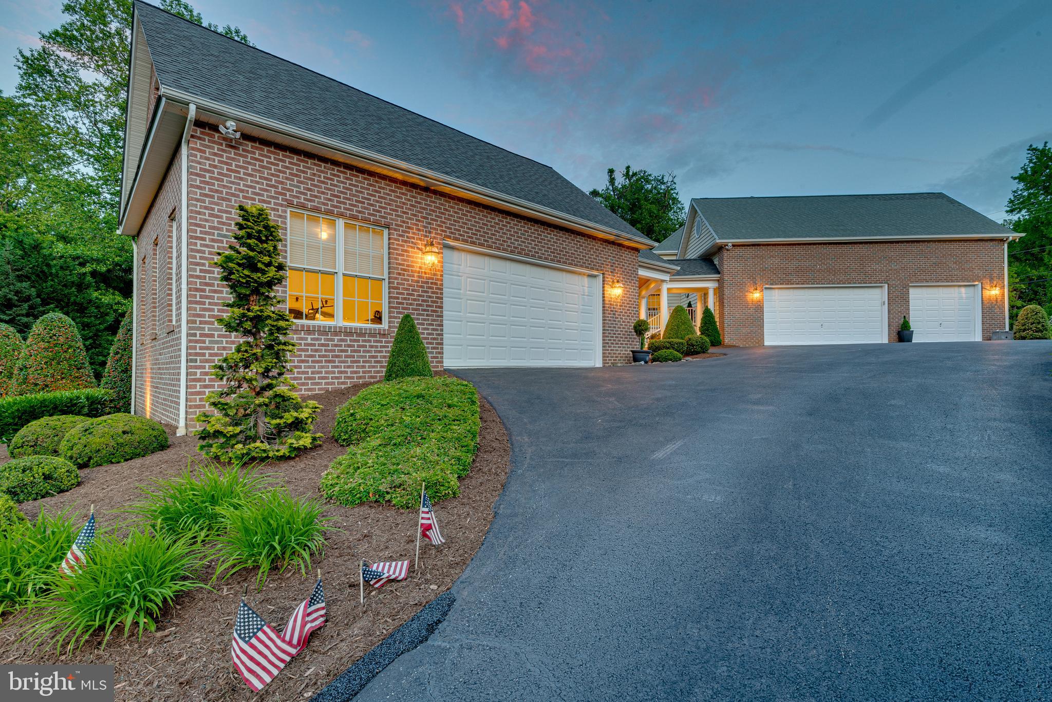 SWANN POINT ESTATES - Residential