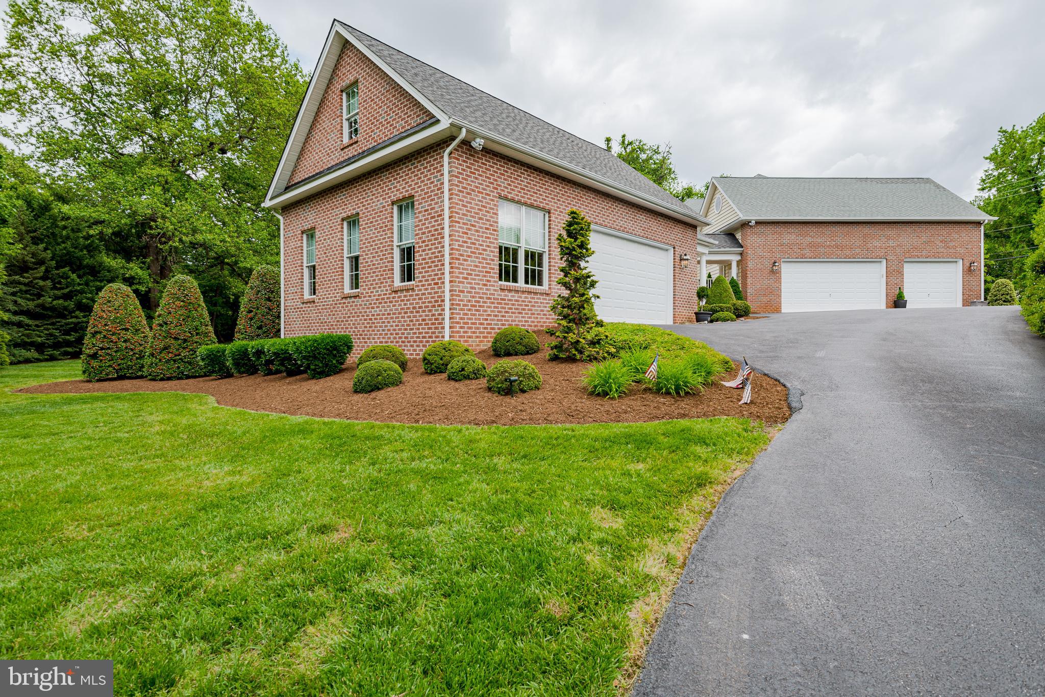 SWANN POINT ESTATES - Residential