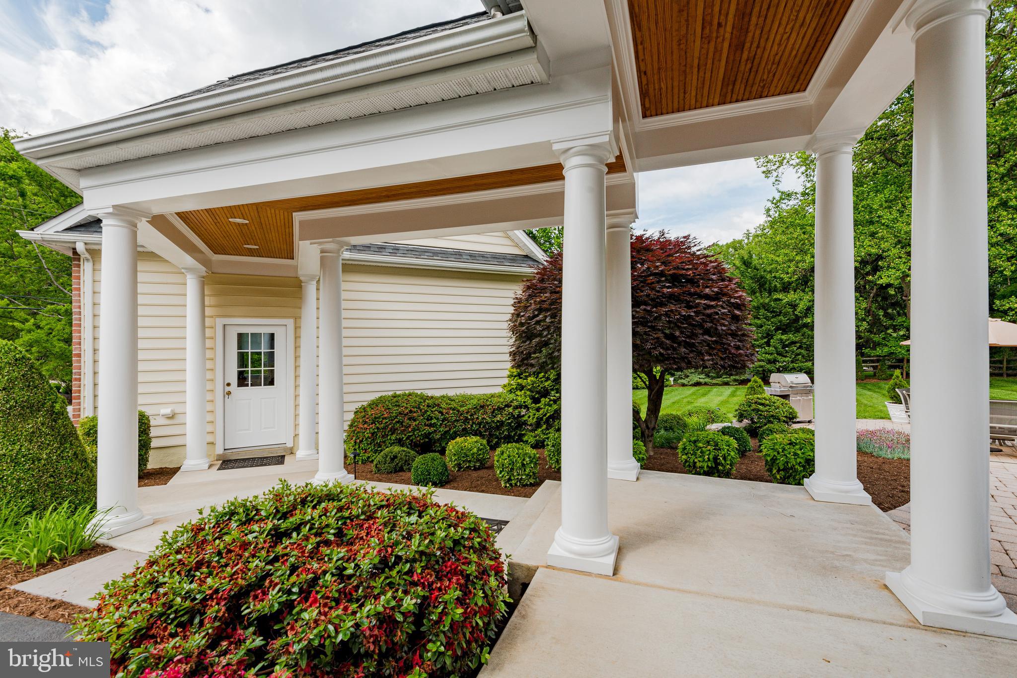 SWANN POINT ESTATES - Residential