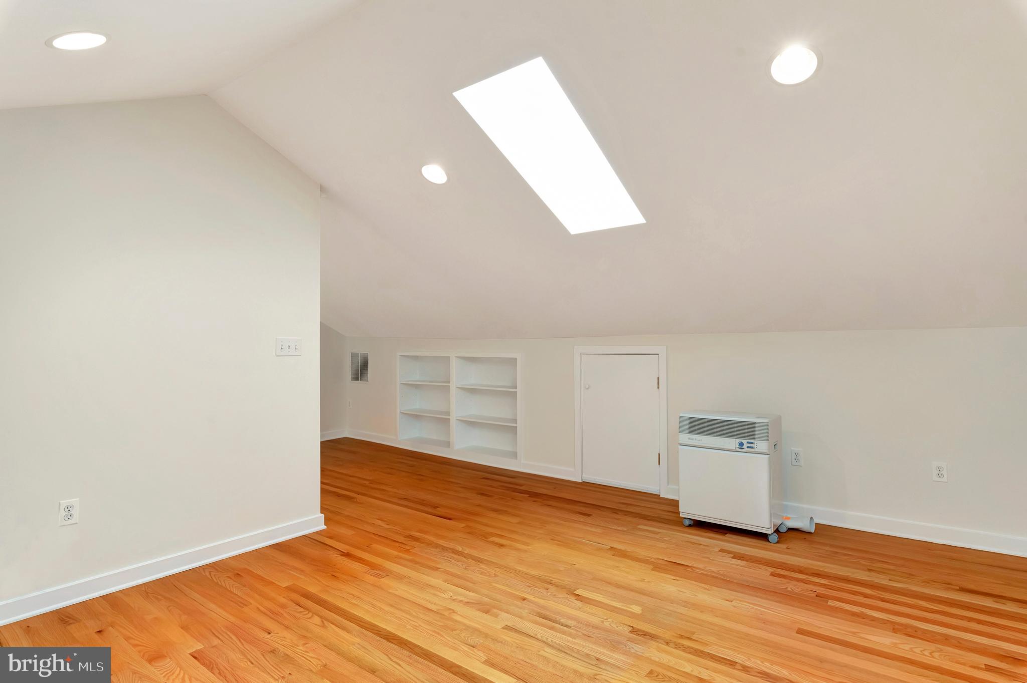 CHESAPEAKE LANDING - Residential