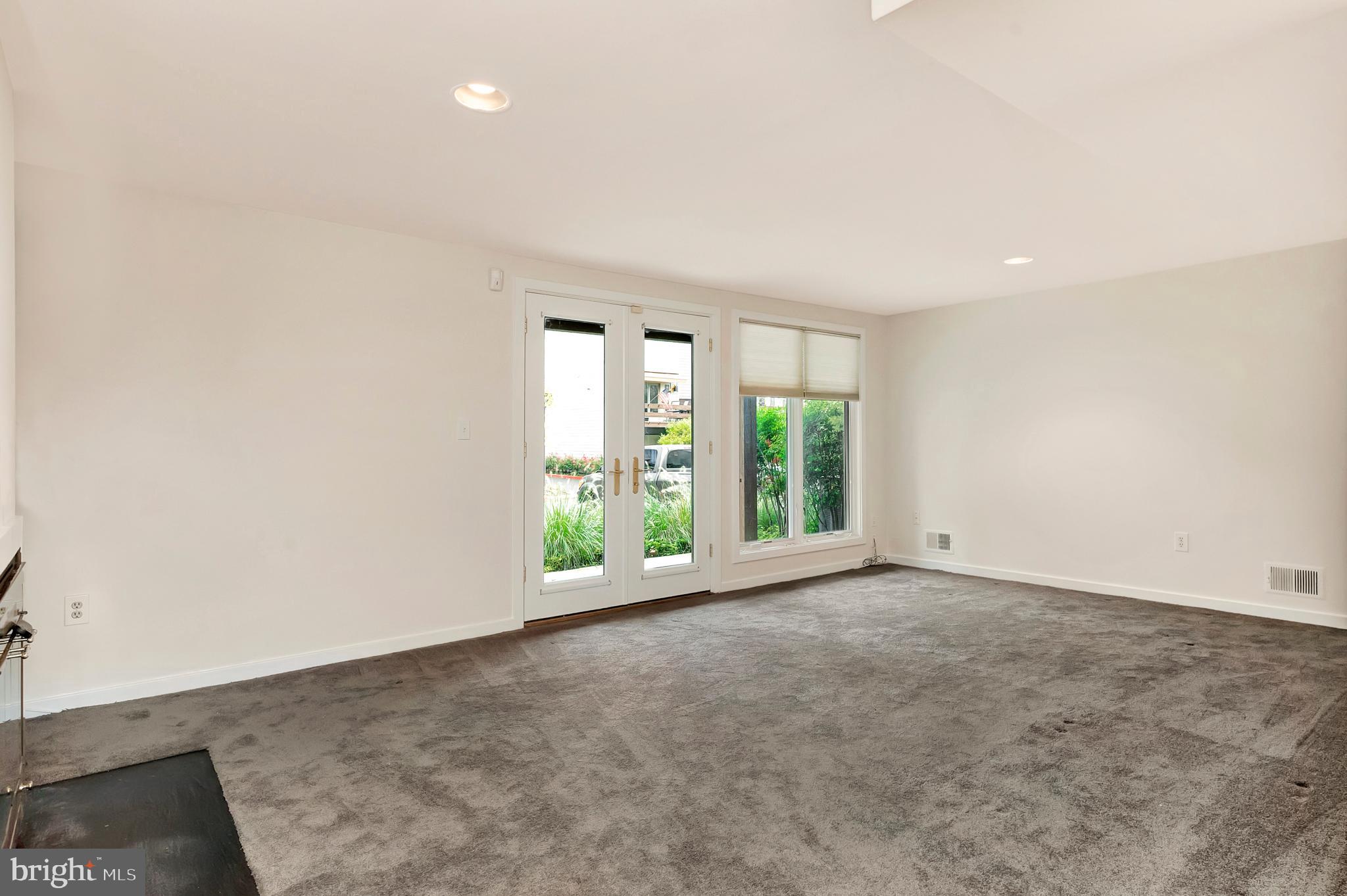 CHESAPEAKE LANDING - Residential