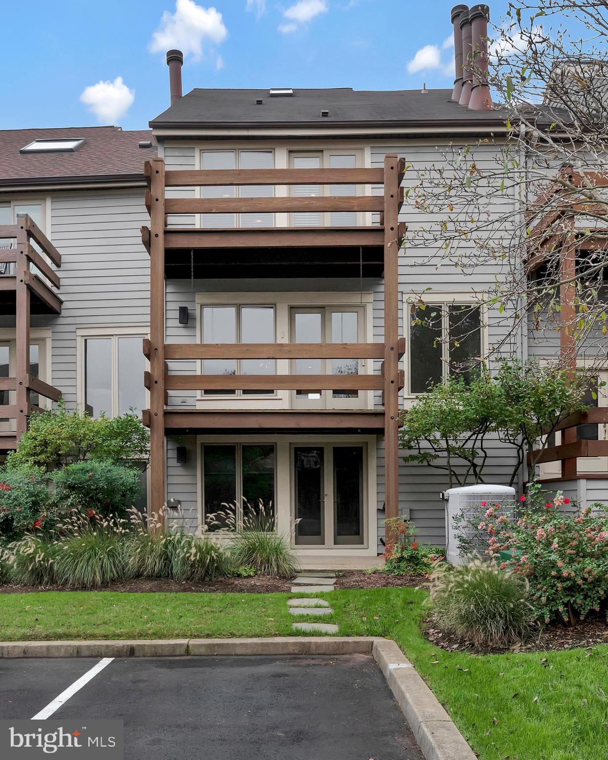 CHESAPEAKE LANDING - Residential