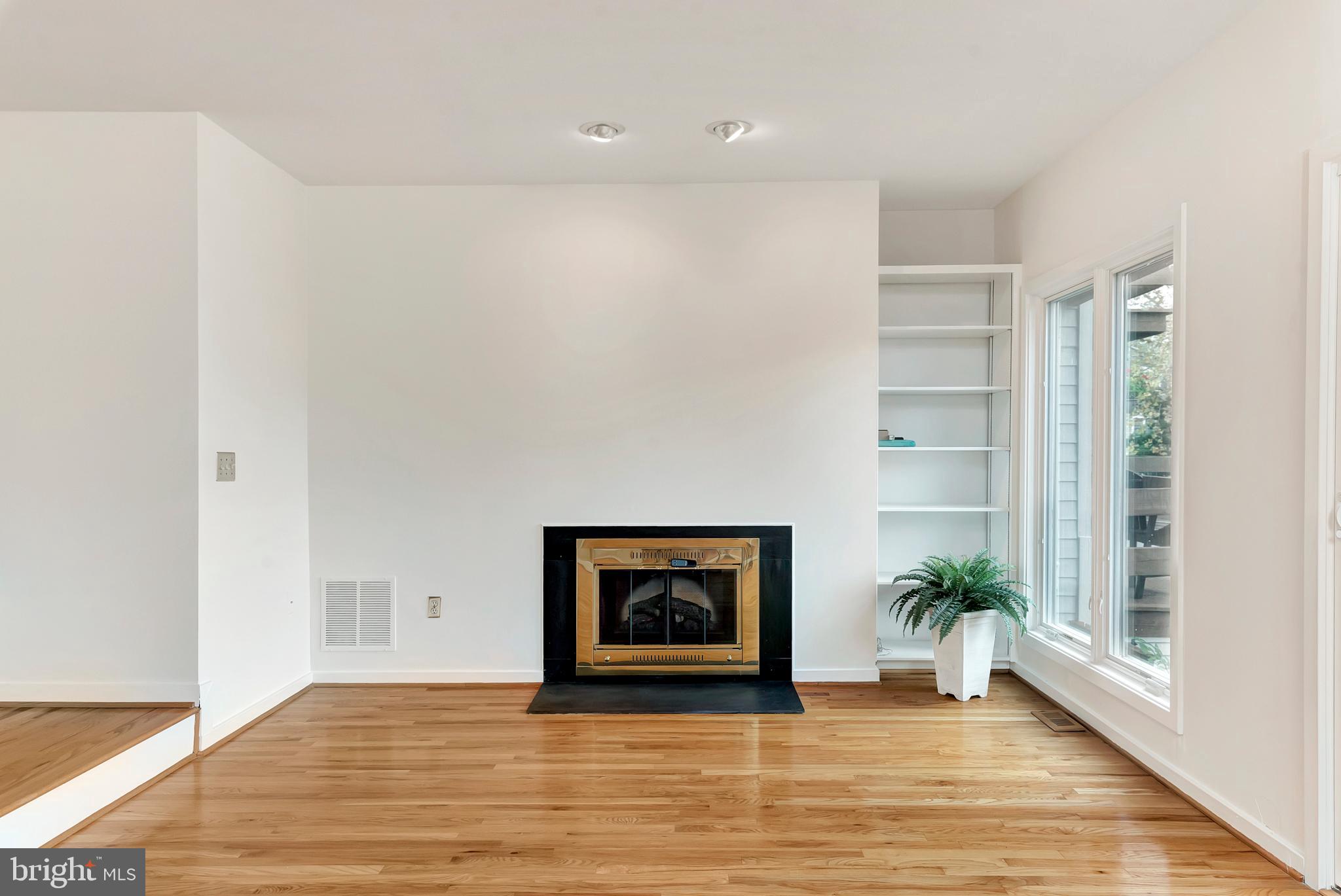 CHESAPEAKE LANDING - Residential