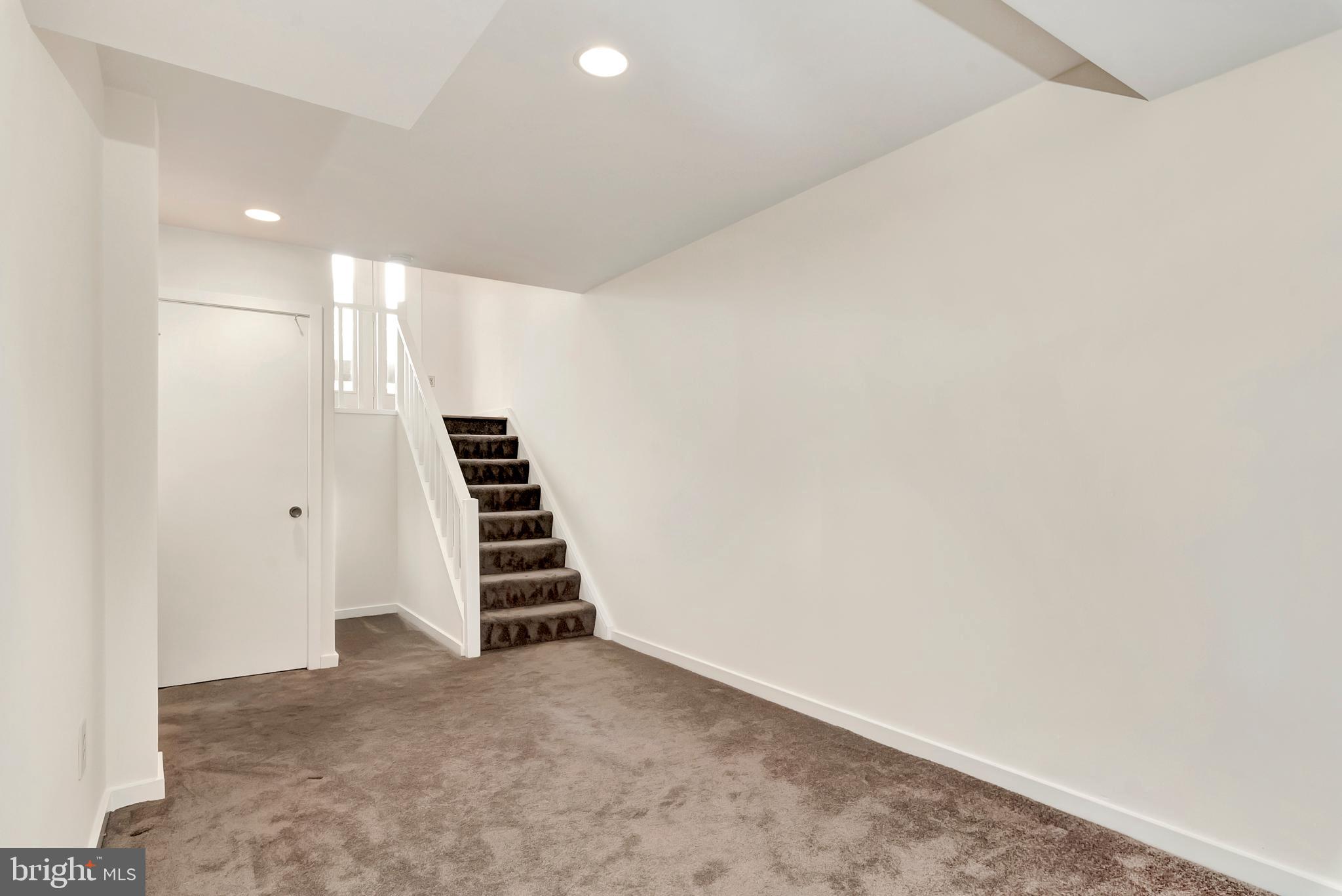 CHESAPEAKE LANDING - Residential