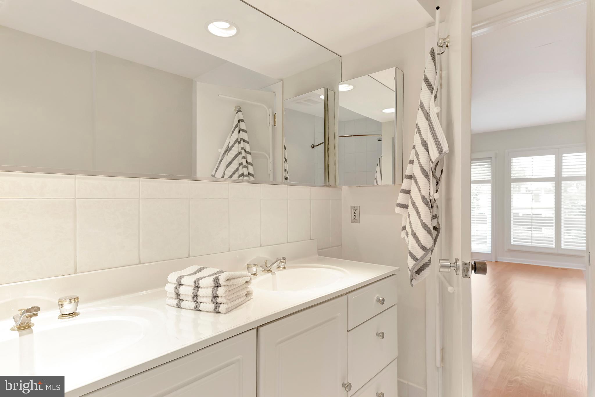 CHESAPEAKE LANDING - Residential