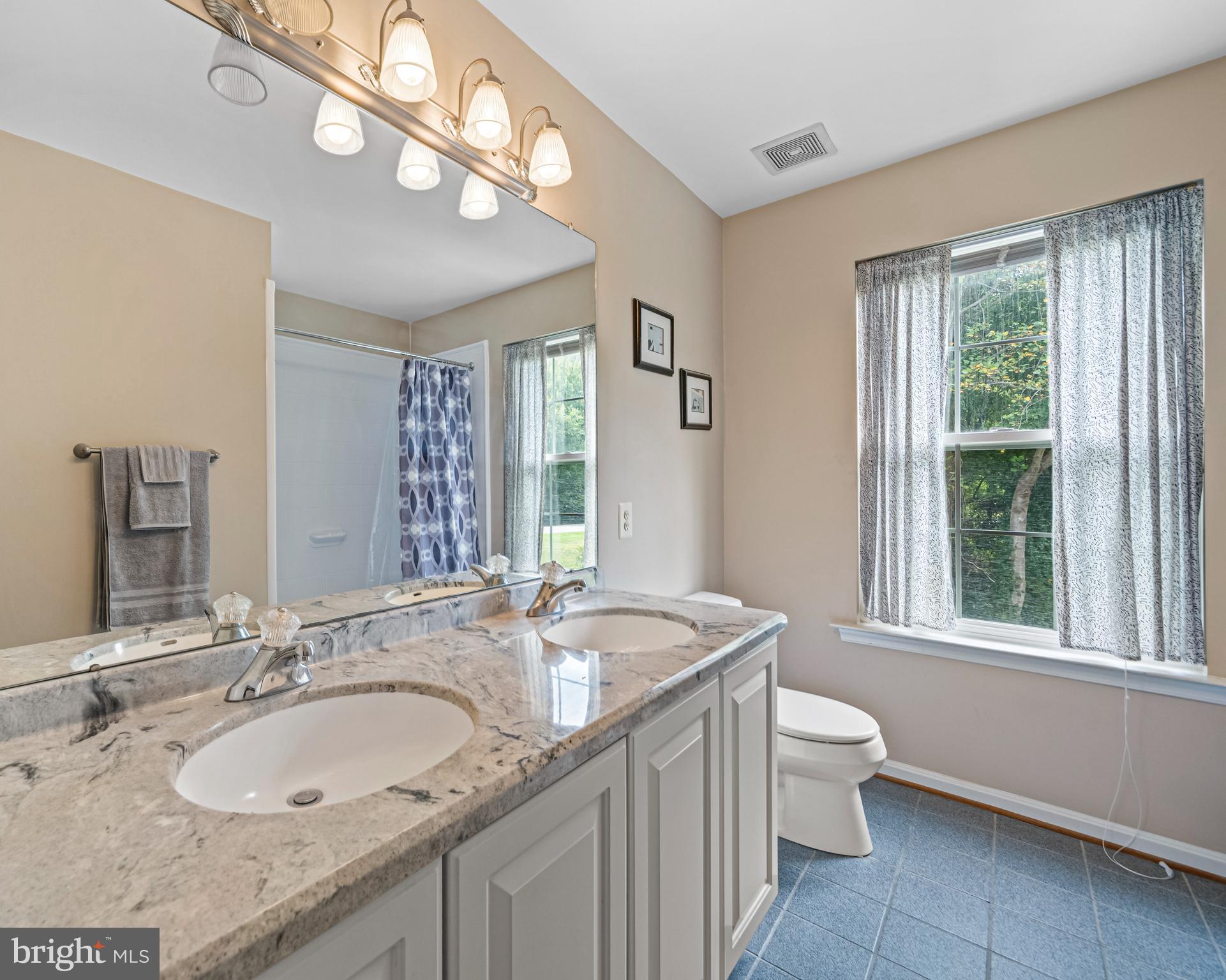 QUEENSBERRY - Residential