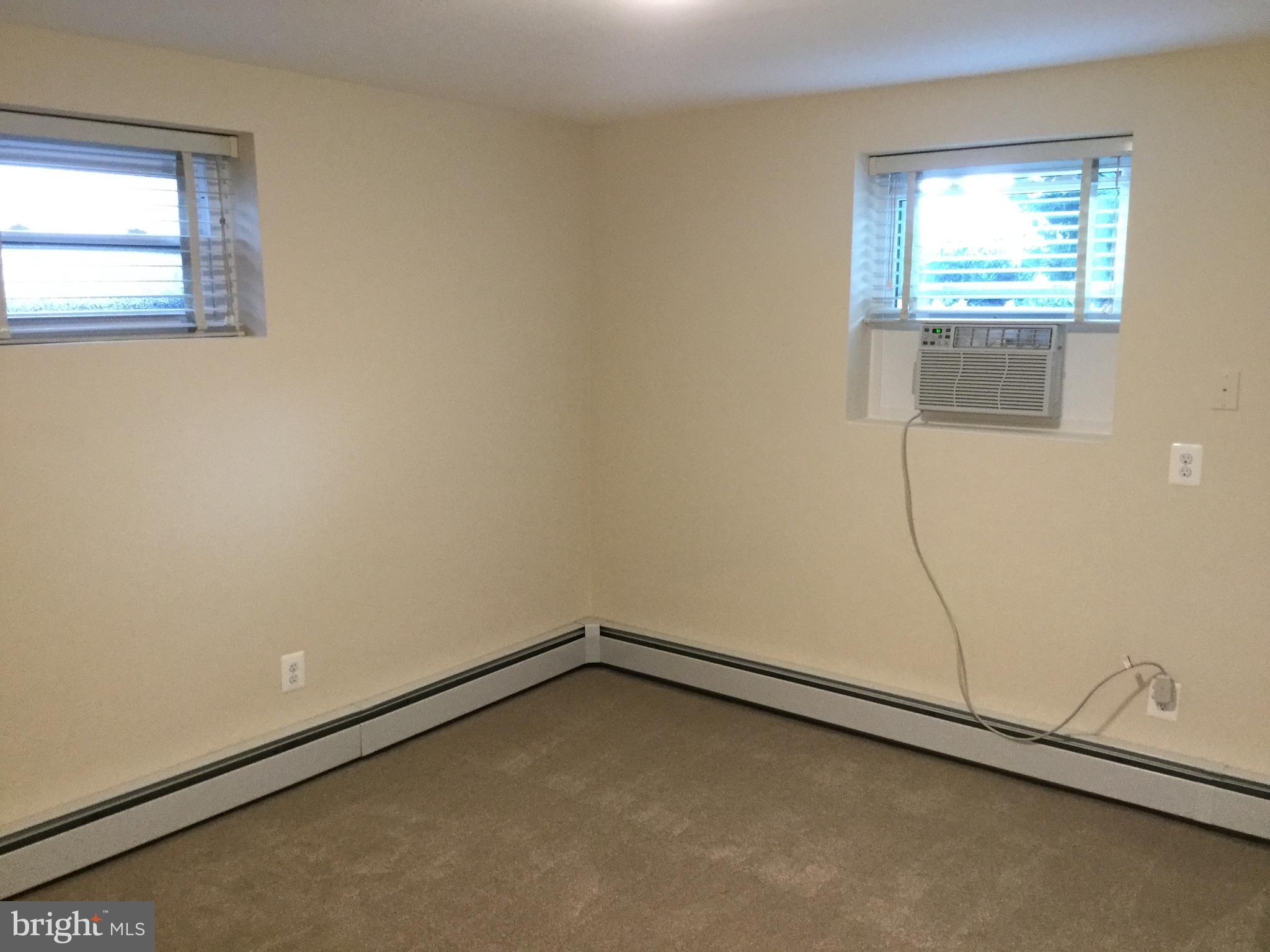 LYON PARK - Residential Lease