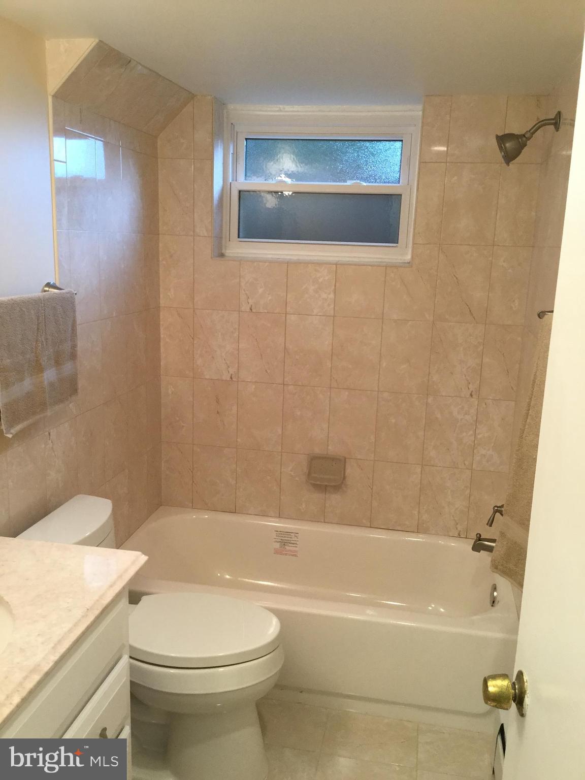 LYON PARK - Residential Lease