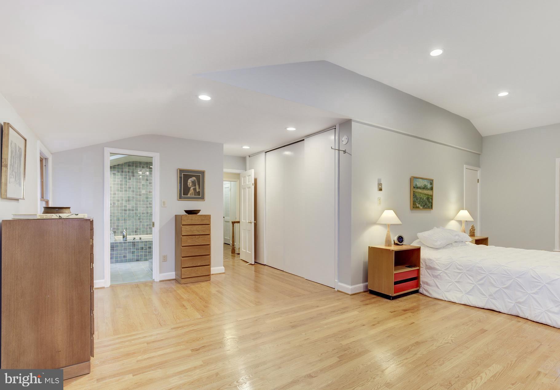 WESTMORELAND HILLS - Residential