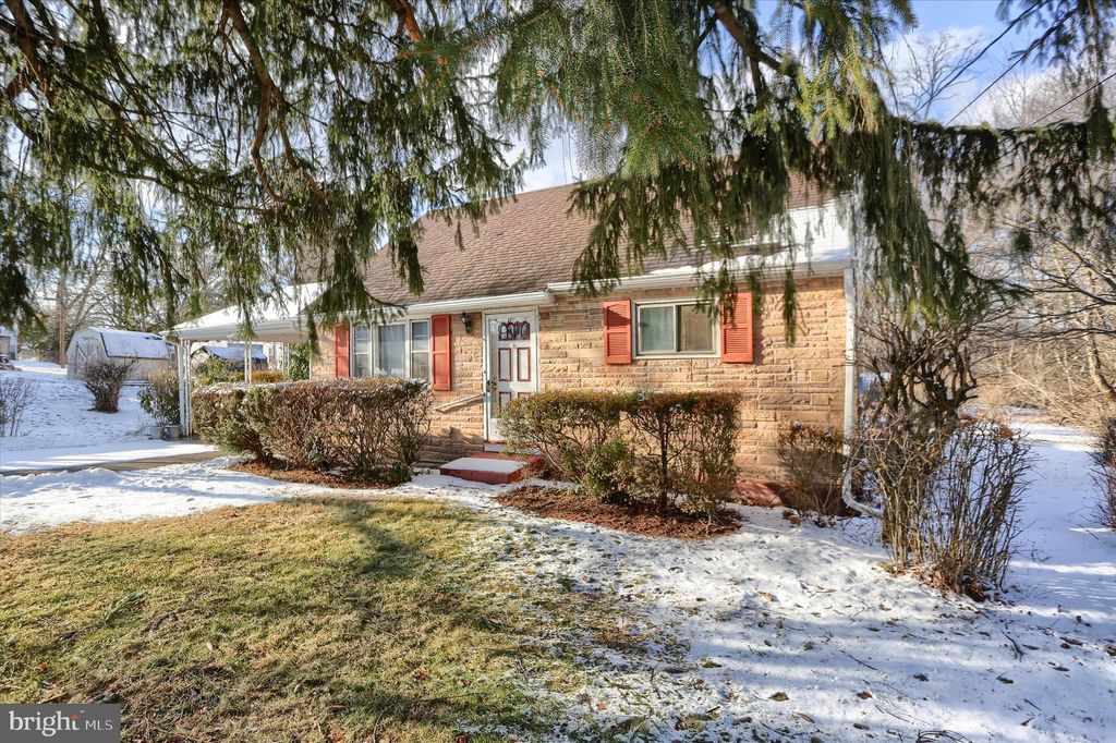 Photo of 9 Hemlock Court, HARRISBURG, PA 17109 (MLS # PADA2053004)