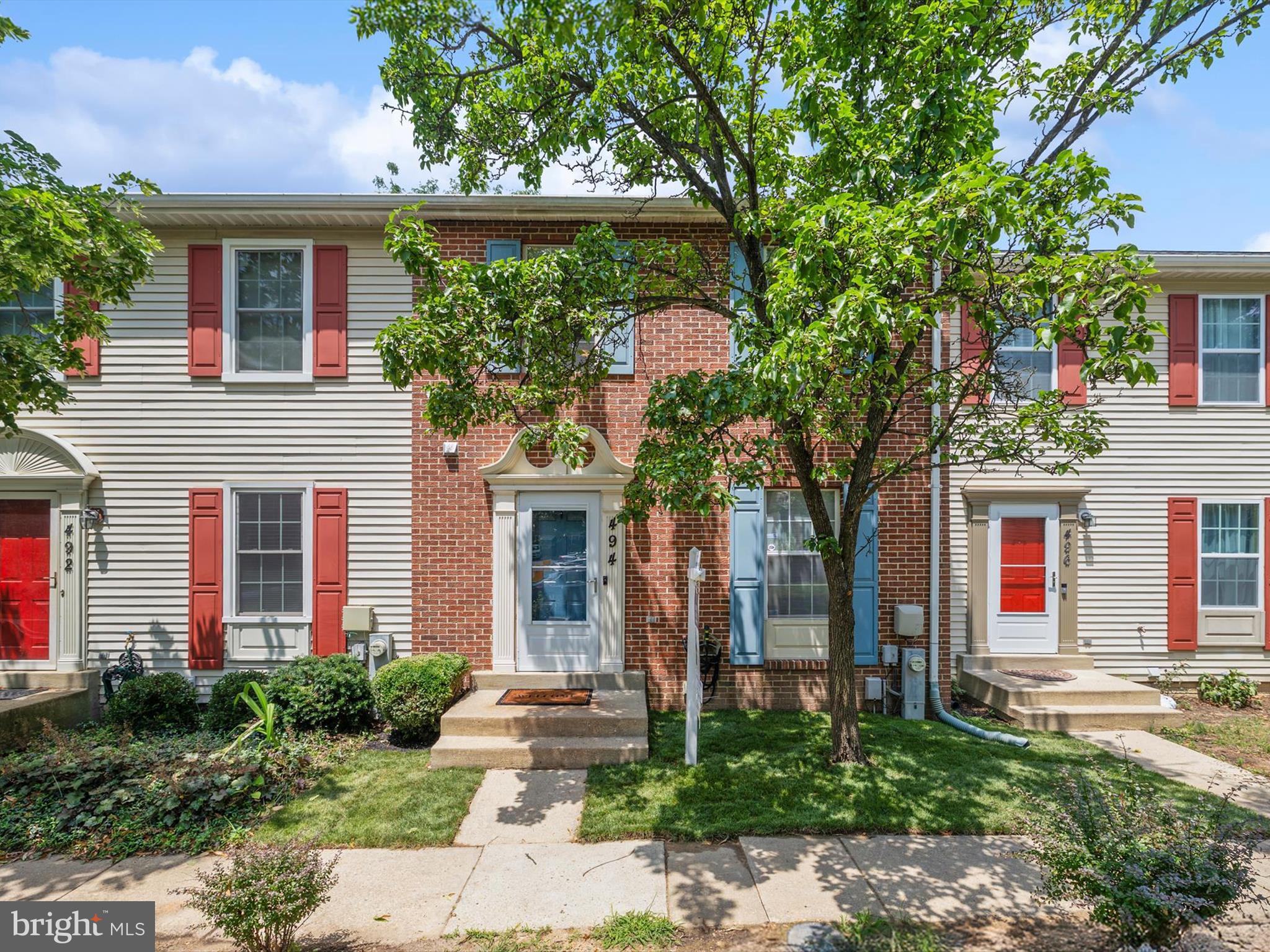 Adorable and Affordable Brick-Front Townhome in Odenton!
Ideally located just minutes from the MARC station, Fort Meade, and major commuting routes to Annapolis, Baltimore, and Washington, D.C..
The main level features beautifully refinished hardwood floors throughout and an updated kitchen with stainless steel appliances, granite countertops, and a cozy dining area. A convenient pass-through window connects the kitchen to the spacious living room, which opens to a private deck. A main-level powder room completes the floor.
Upstairs, you'll find three bedrooms, including a generously sized primary suite with a walk in closet and dual access to the full bathroom from both the hallway and the bedroom.
The fully finished lower level adds even more living space and flexibility—ideal for a family room, home office, or guest suite, offering a cozy corner fireplace - along with a full bath and laundry/storage room.
Don’t miss this one!