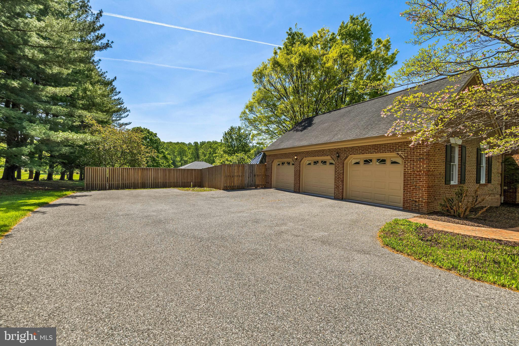 BROOKFIELD - Residential