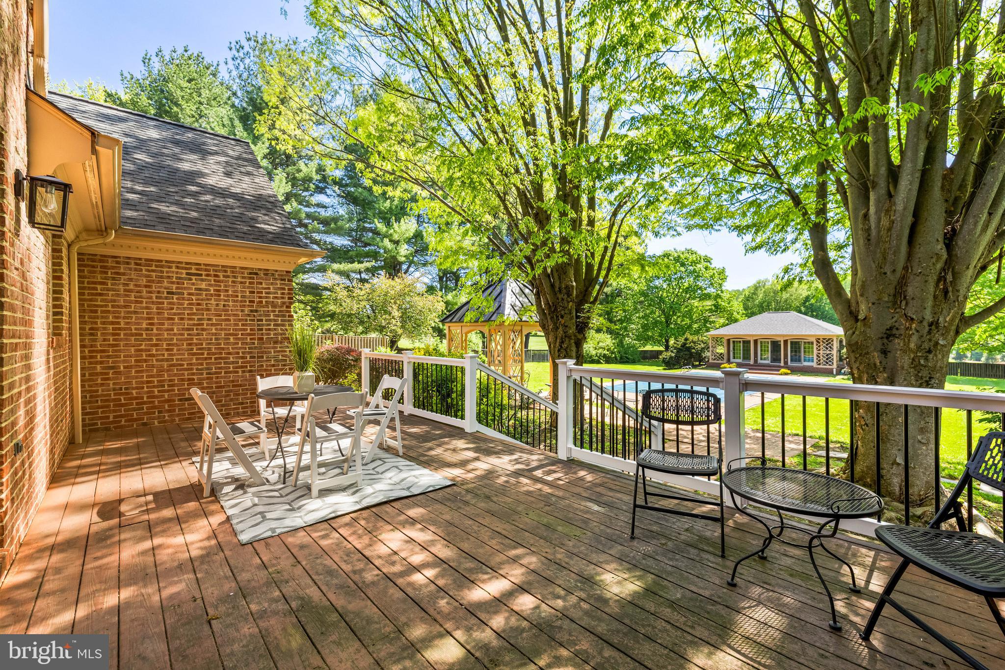 BROOKFIELD - Residential