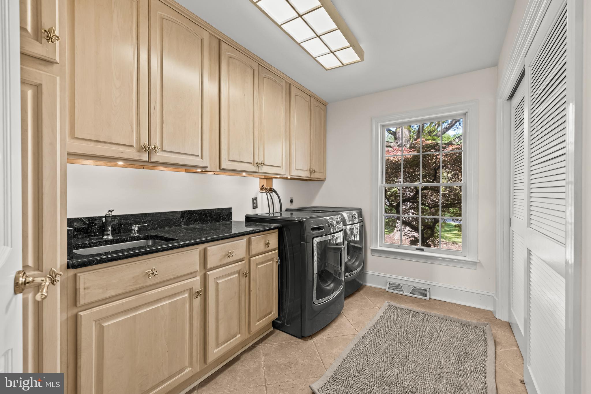 BROOKFIELD - Residential