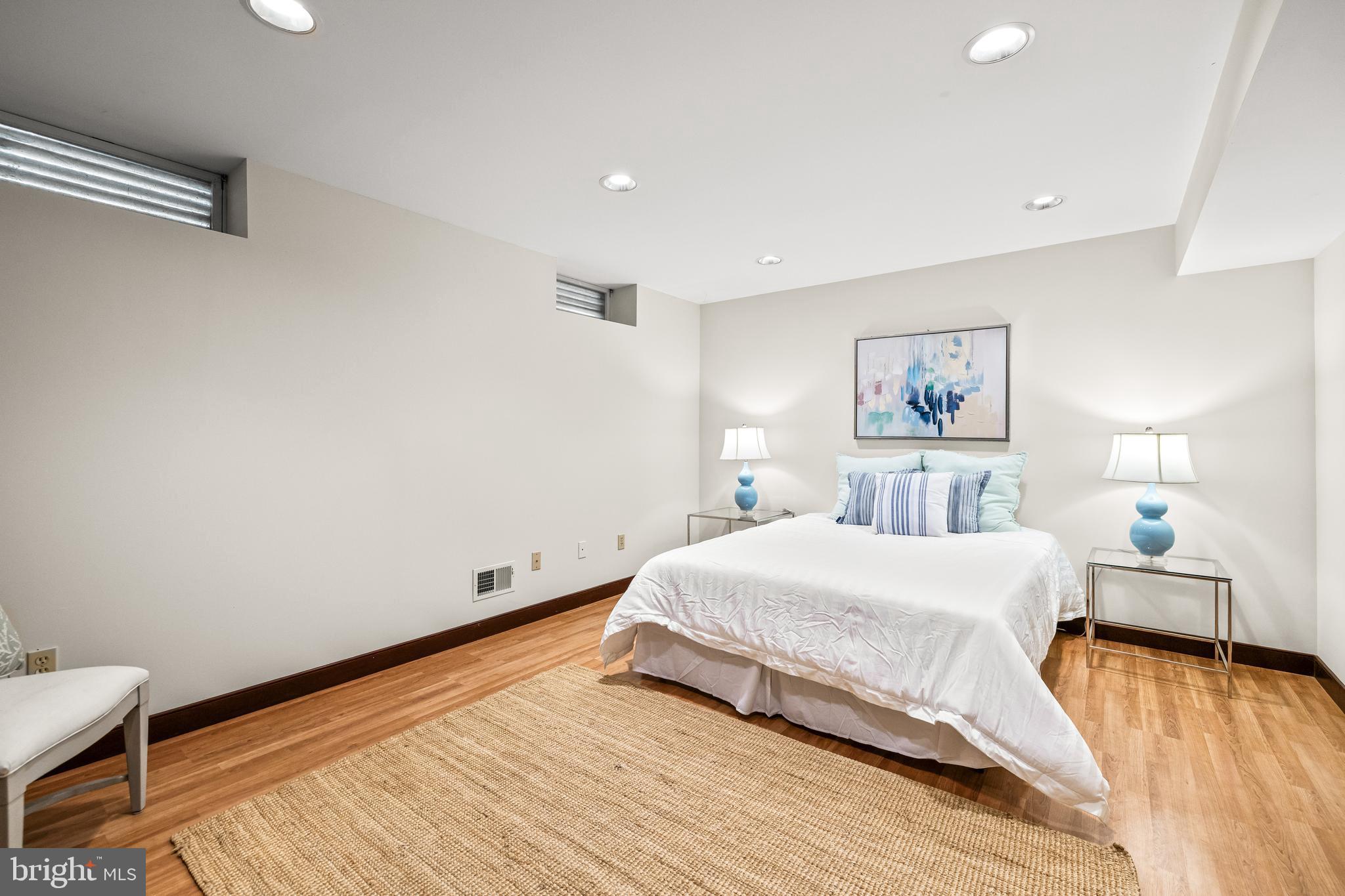 BROOKFIELD - Residential