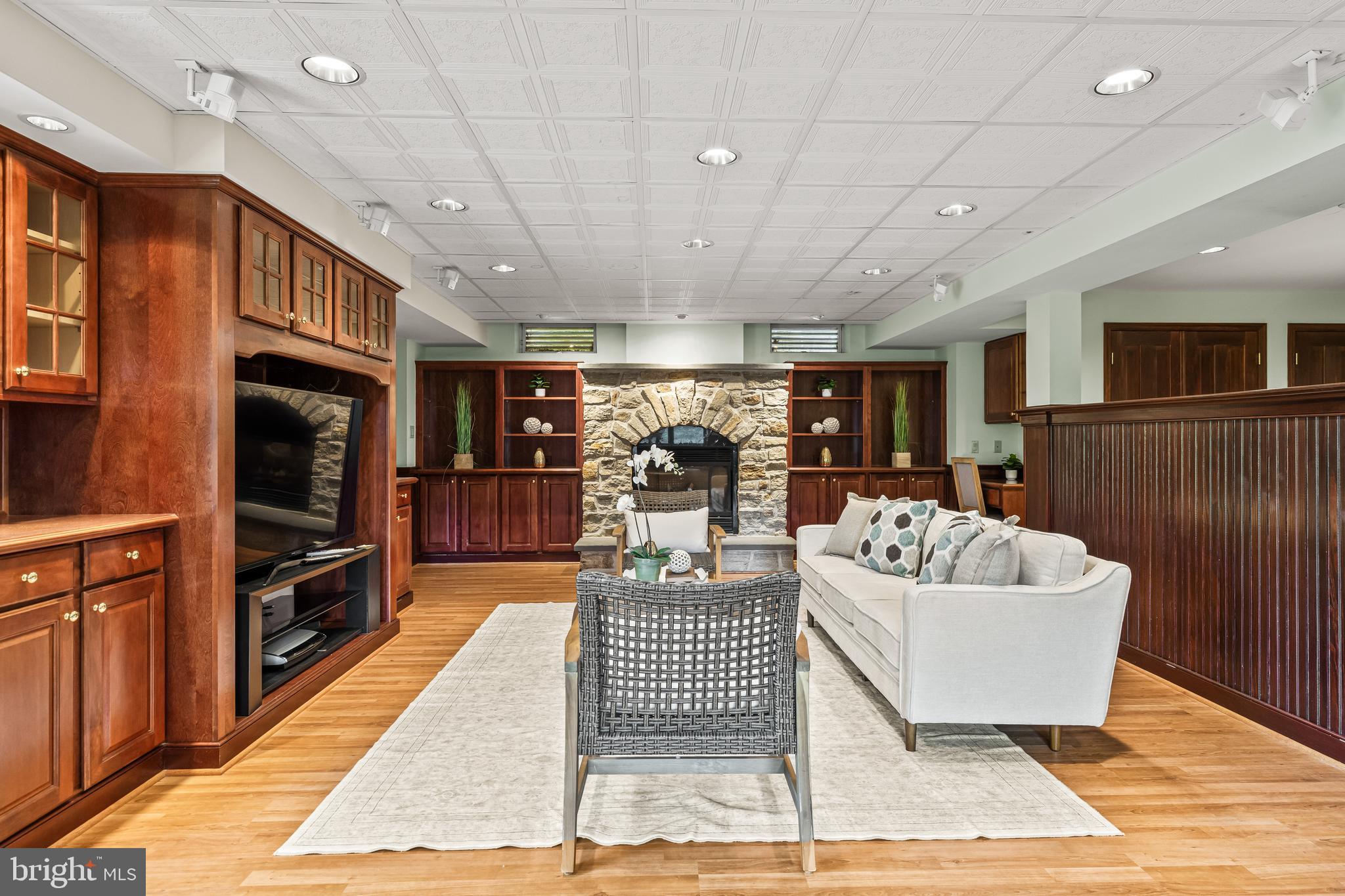 BROOKFIELD - Residential