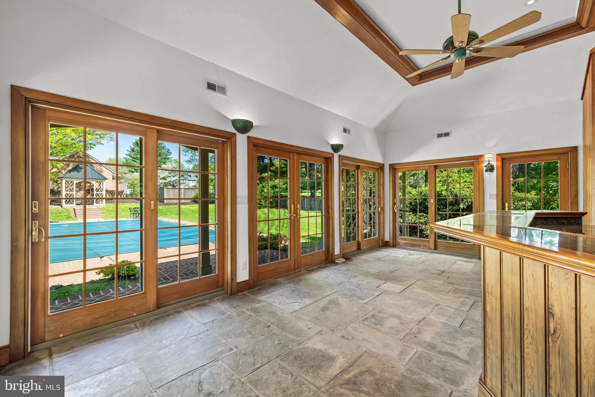 BROOKFIELD - Residential