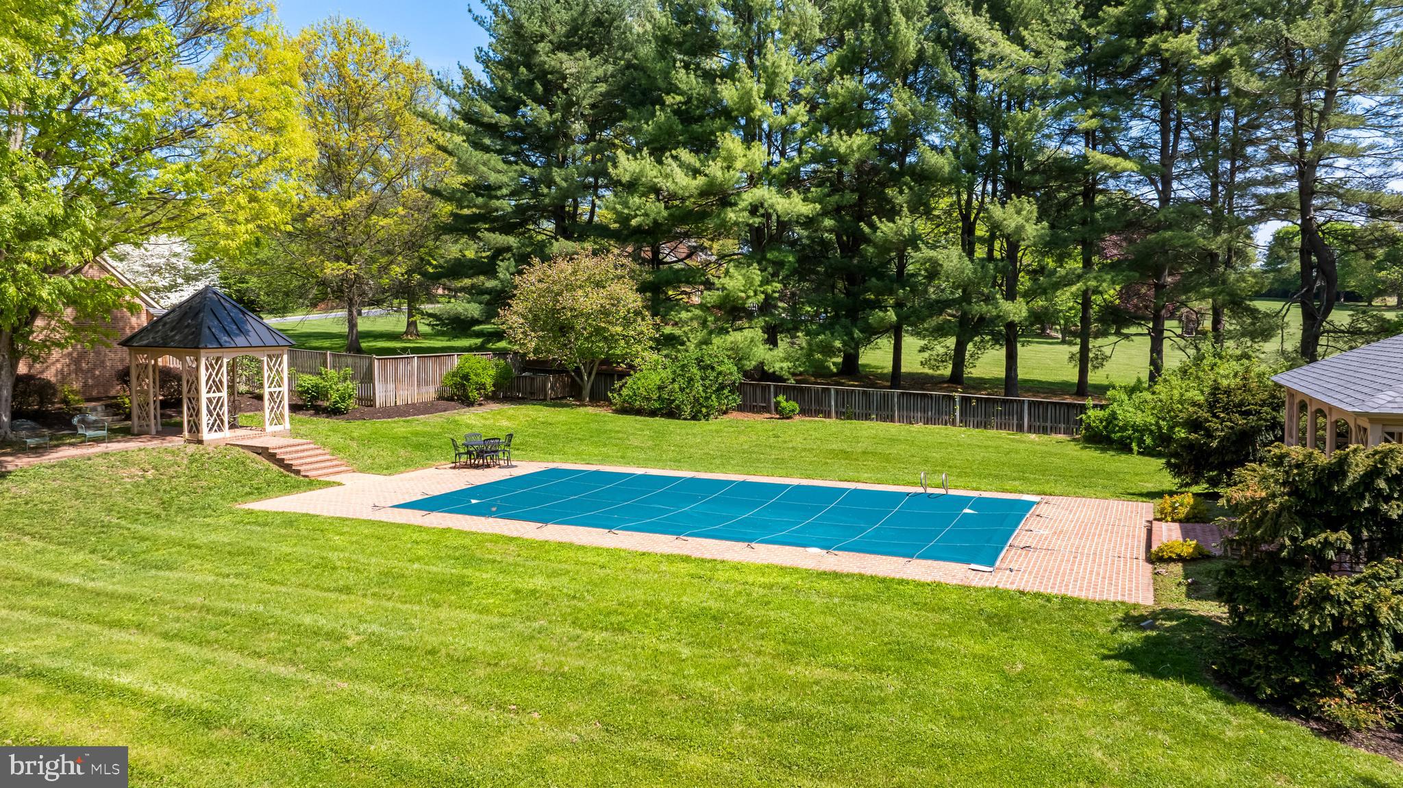 BROOKFIELD - Residential