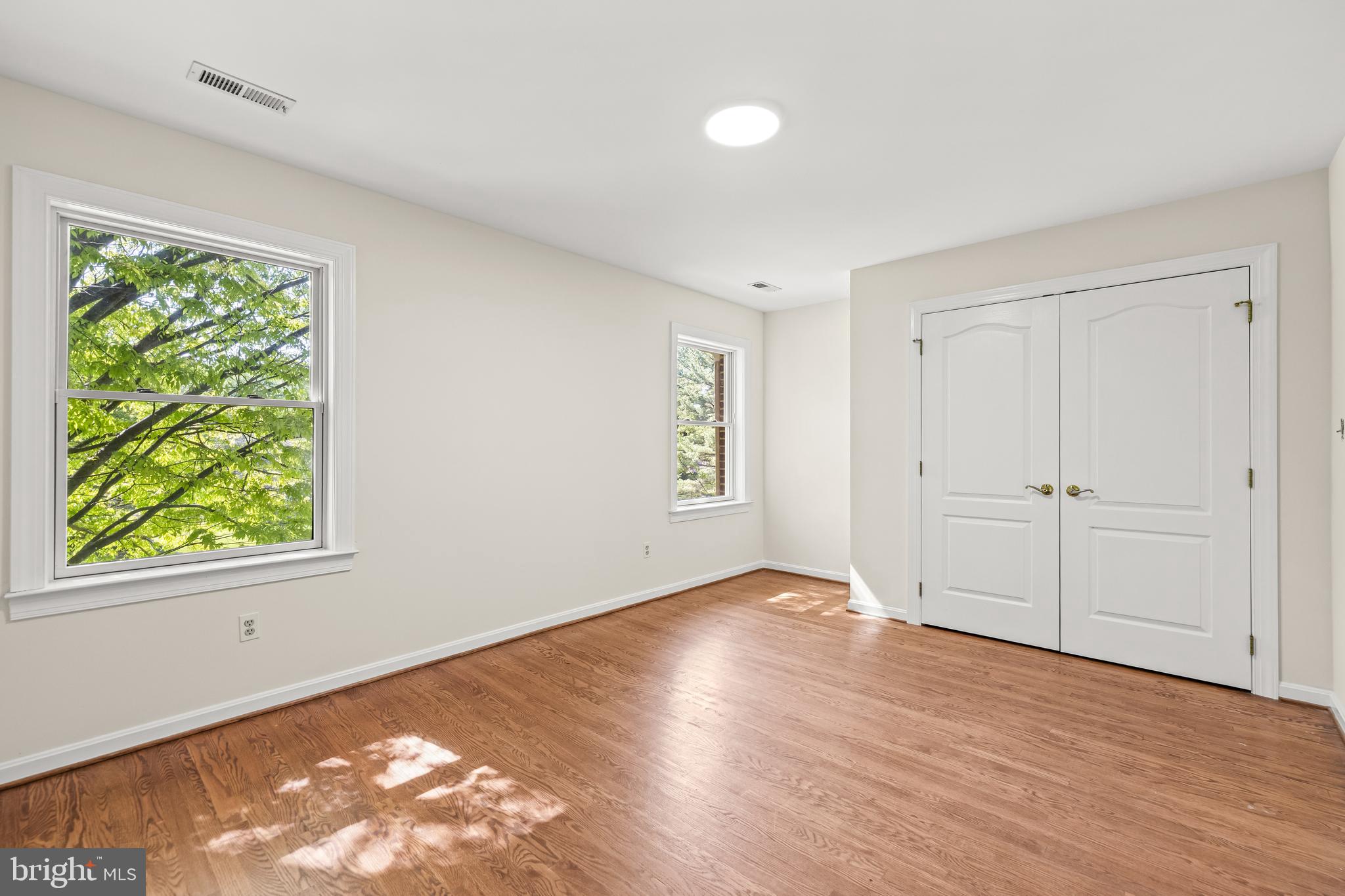 BROOKFIELD - Residential