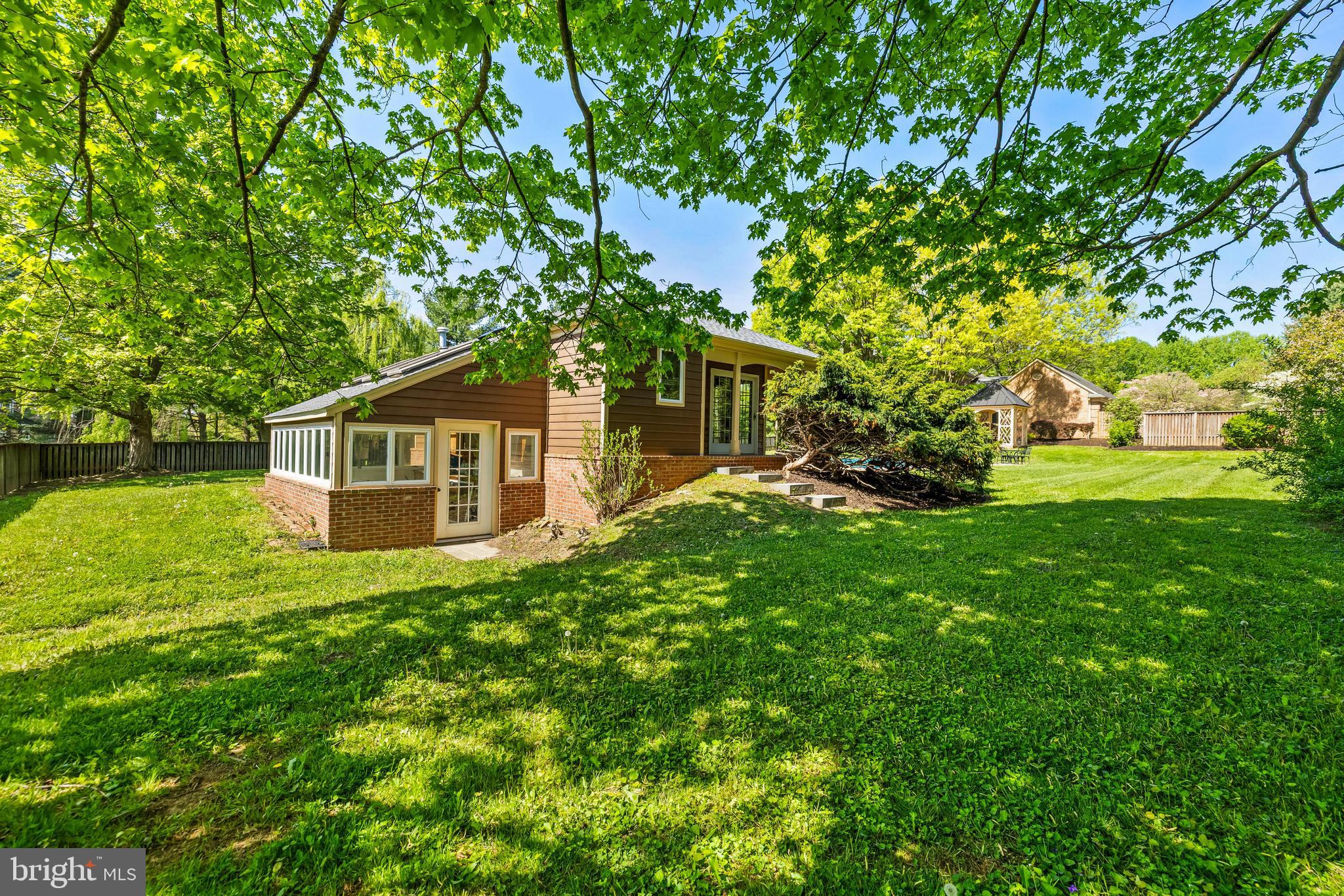 BROOKFIELD - Residential