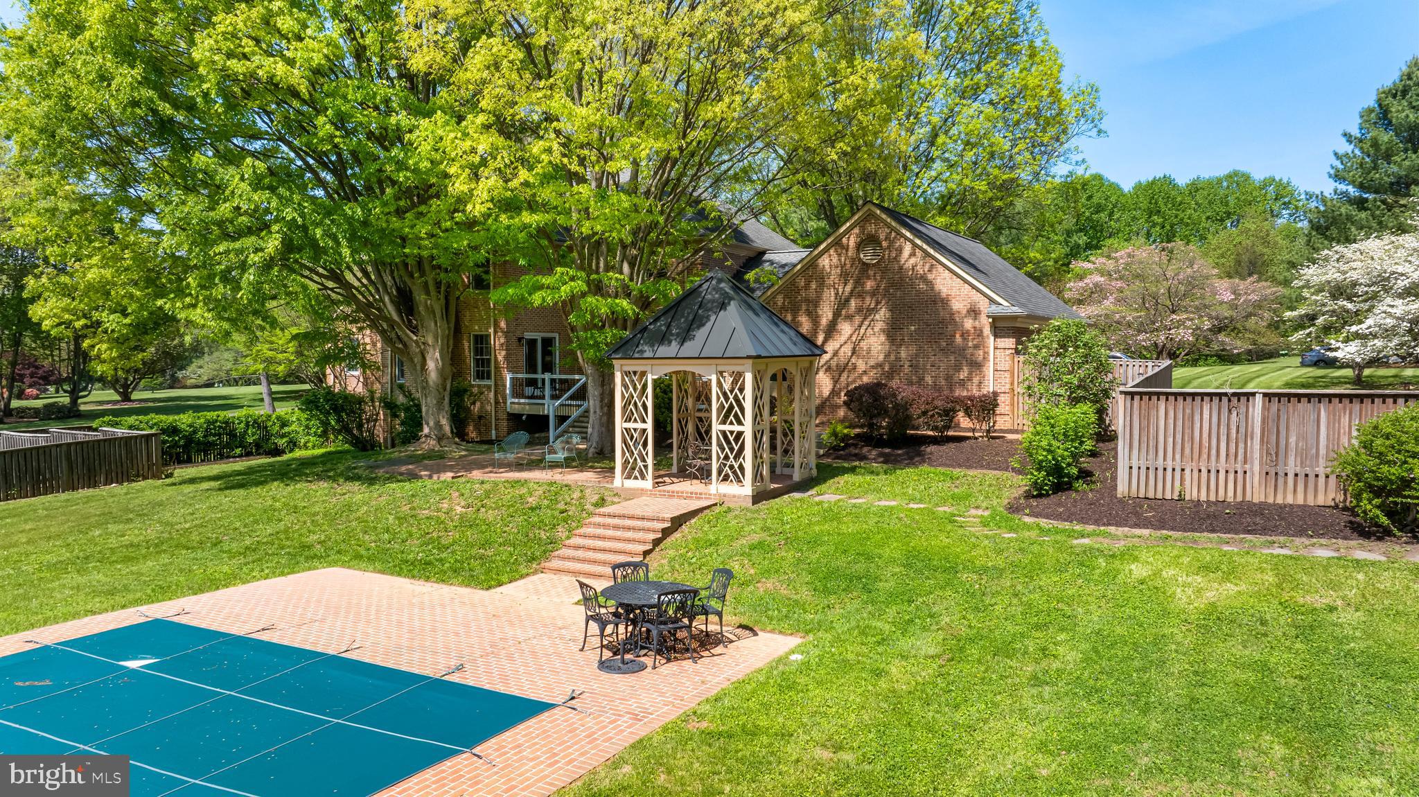 BROOKFIELD - Residential