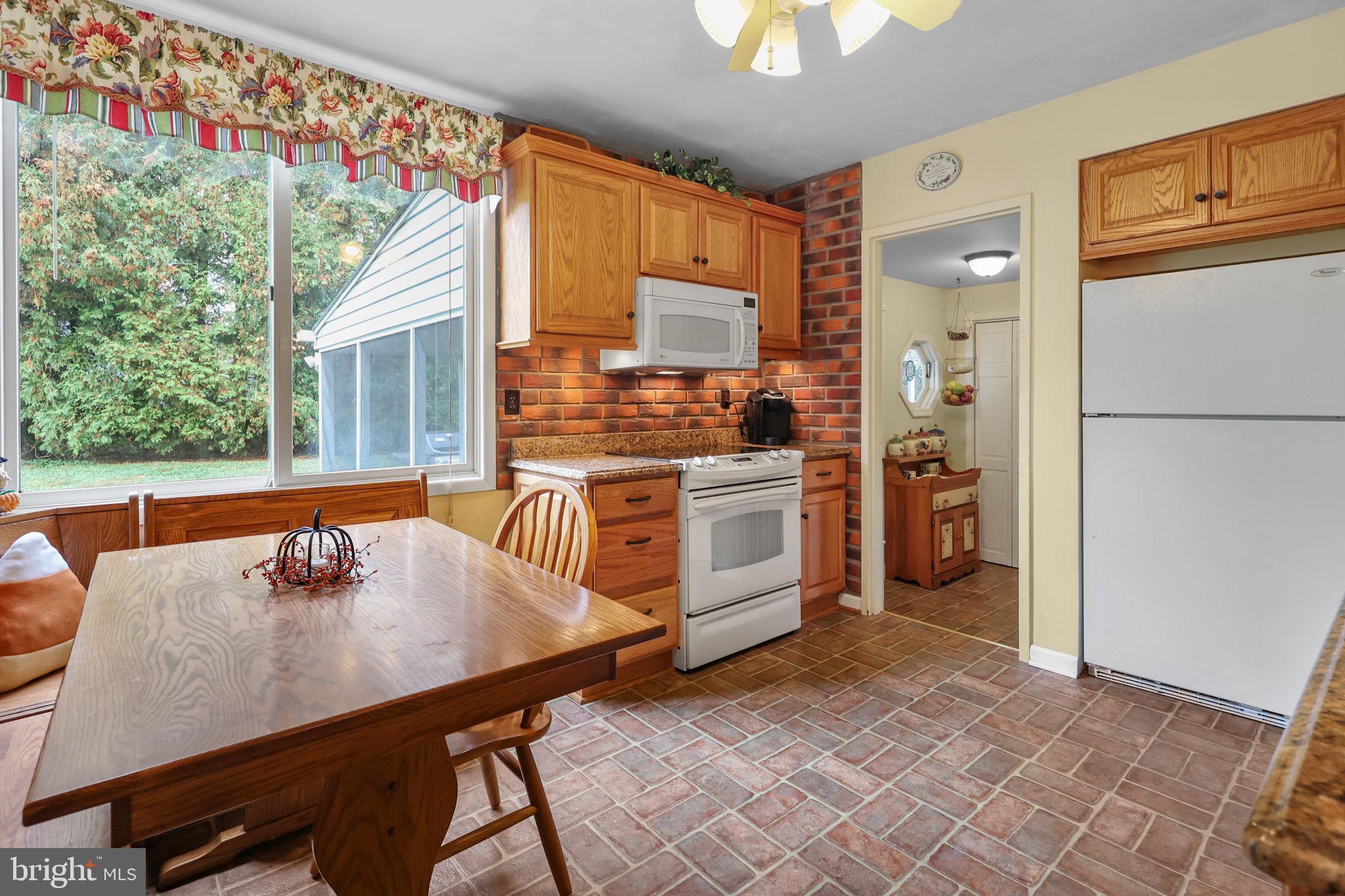 CHURCHVILLE MANOR - Residential