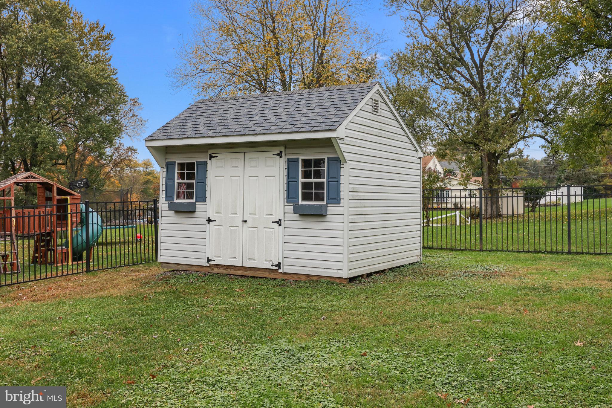 CHURCHVILLE MANOR - Residential