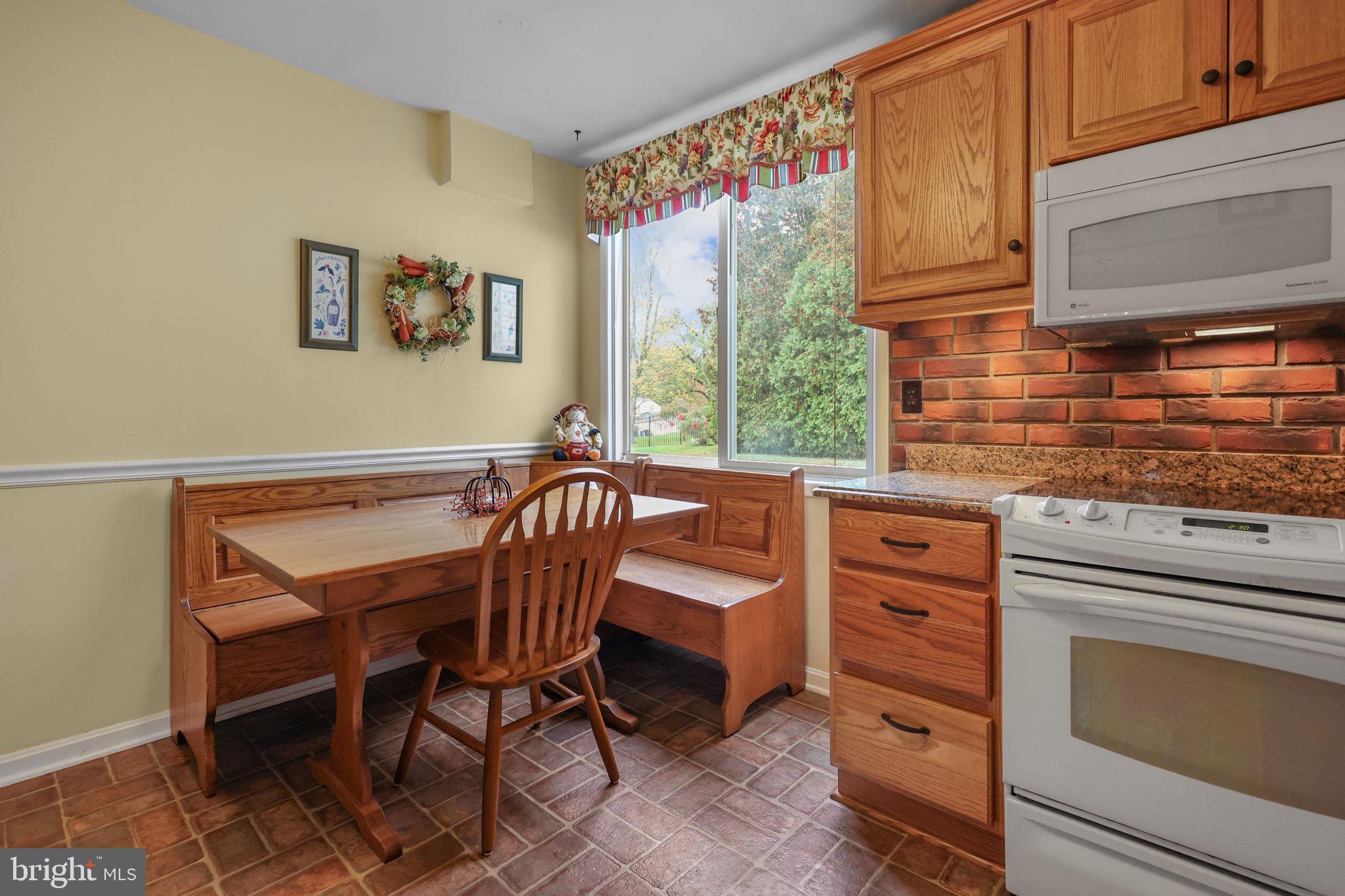 CHURCHVILLE MANOR - Residential
