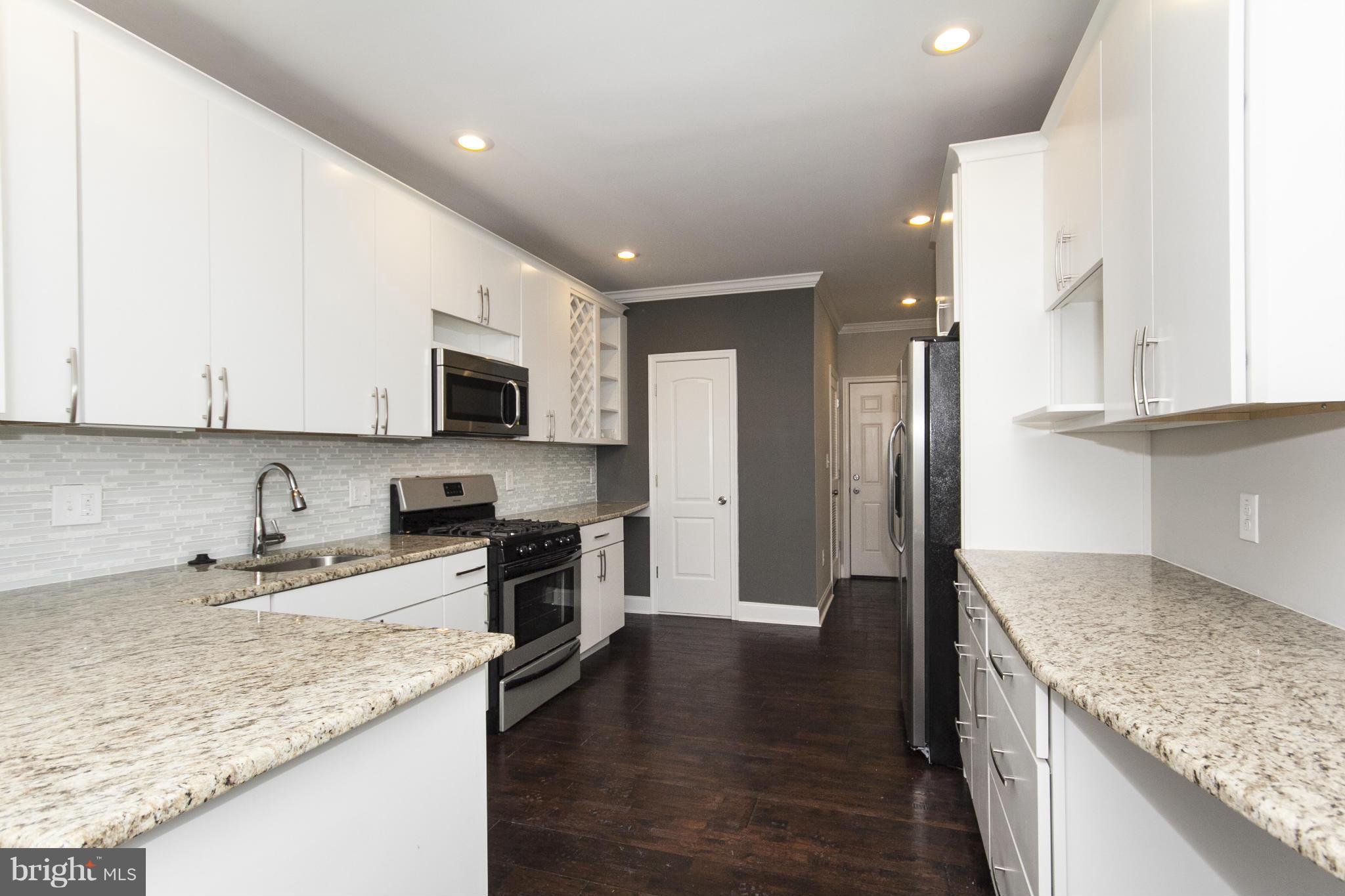 LOCUST POINT - Residential