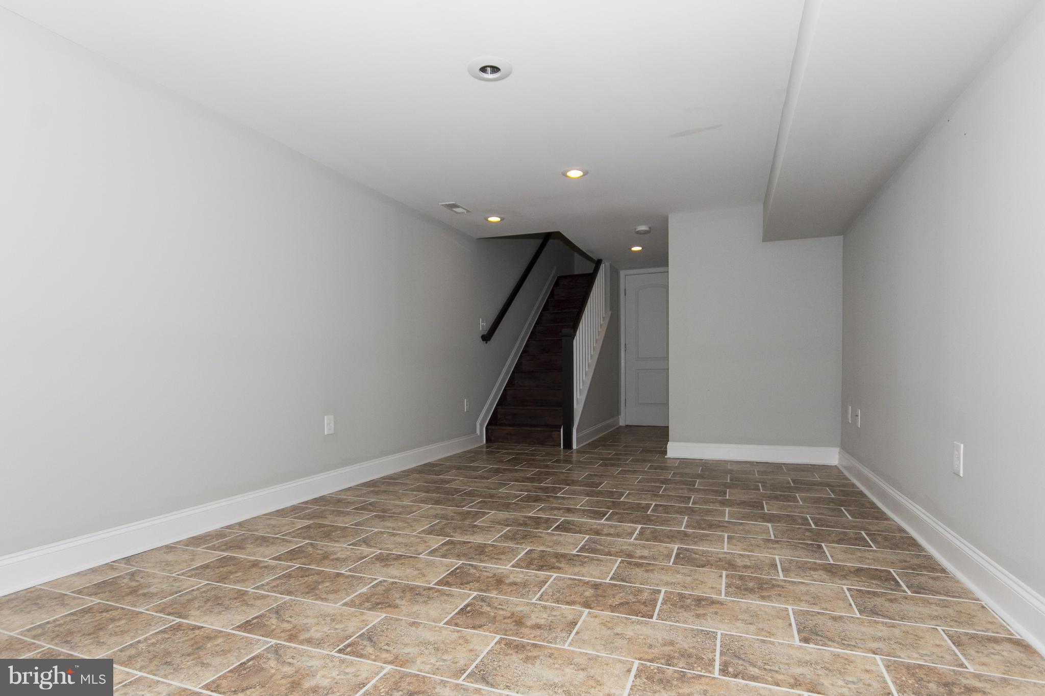 LOCUST POINT - Residential