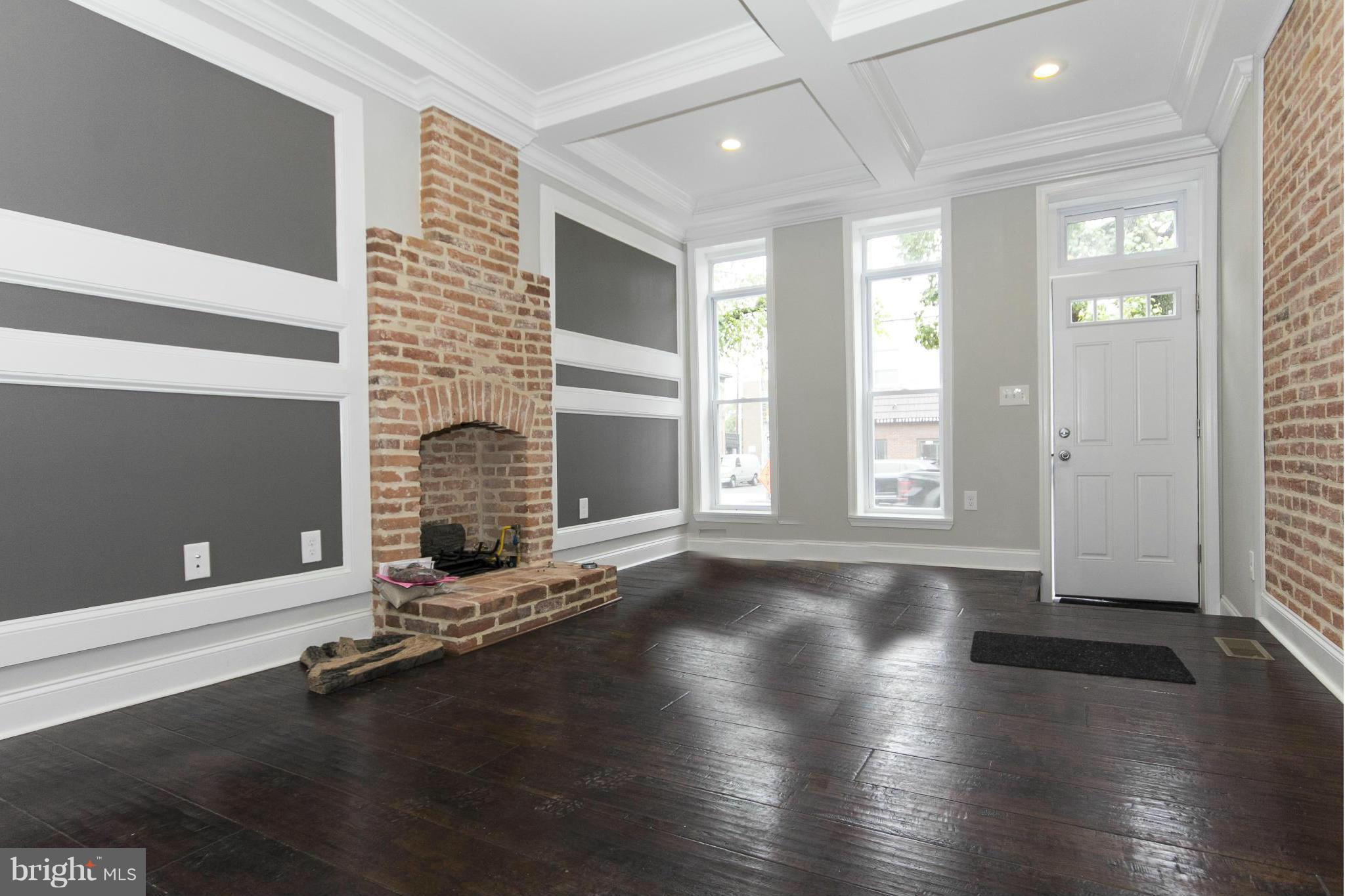 LOCUST POINT - Residential