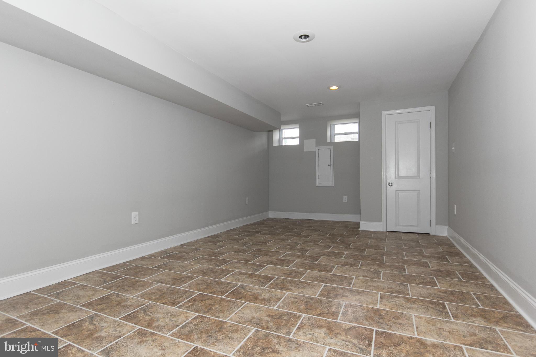 LOCUST POINT - Residential