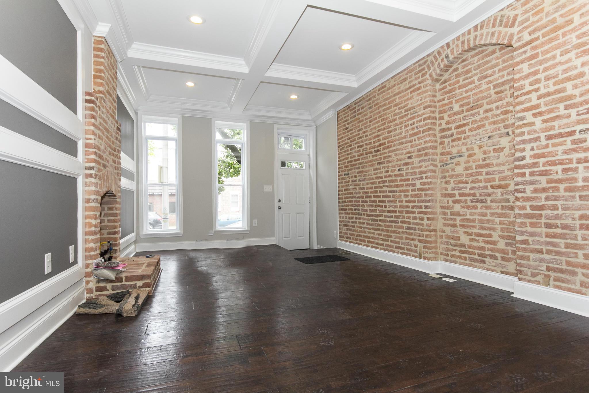 LOCUST POINT - Residential