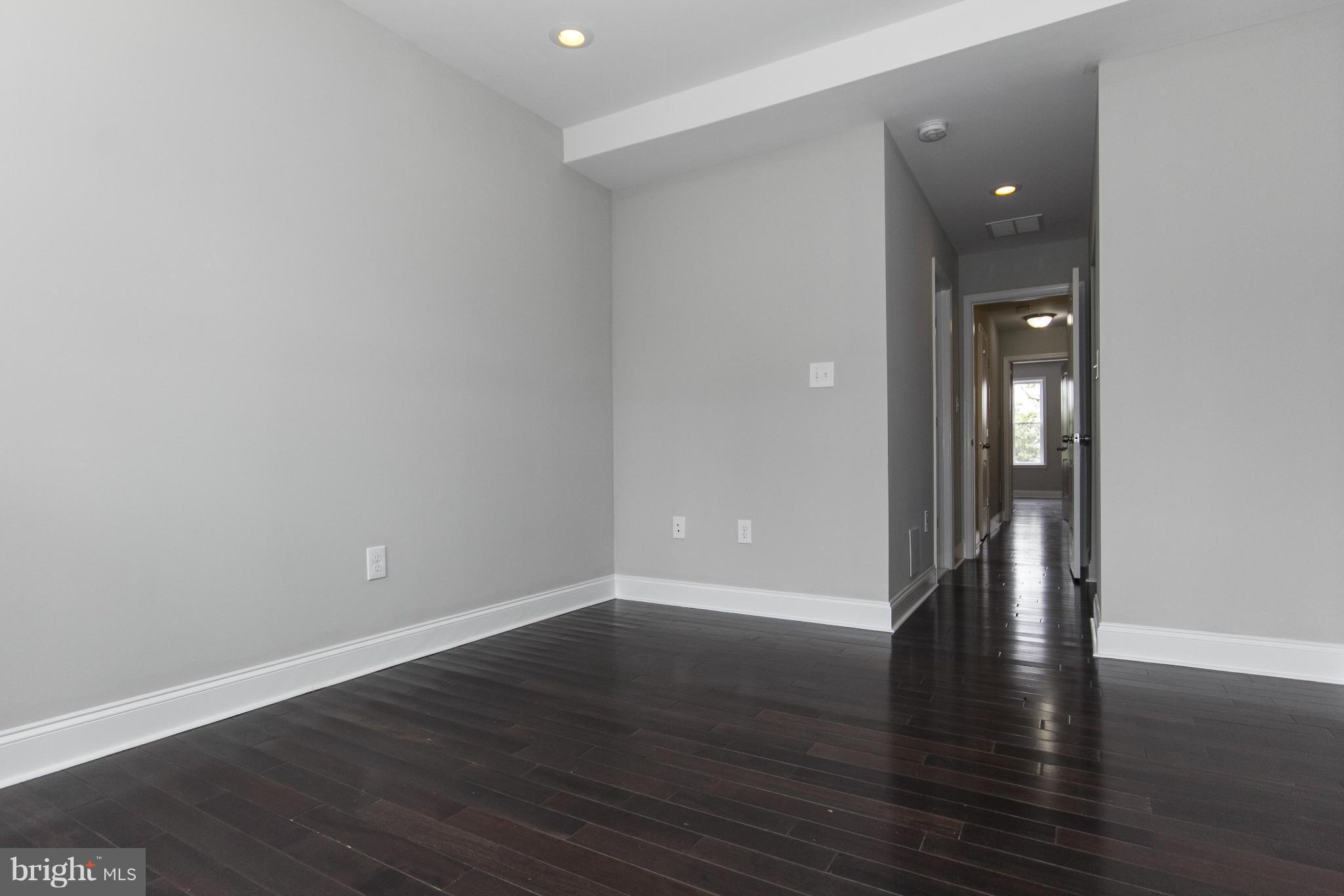 LOCUST POINT - Residential