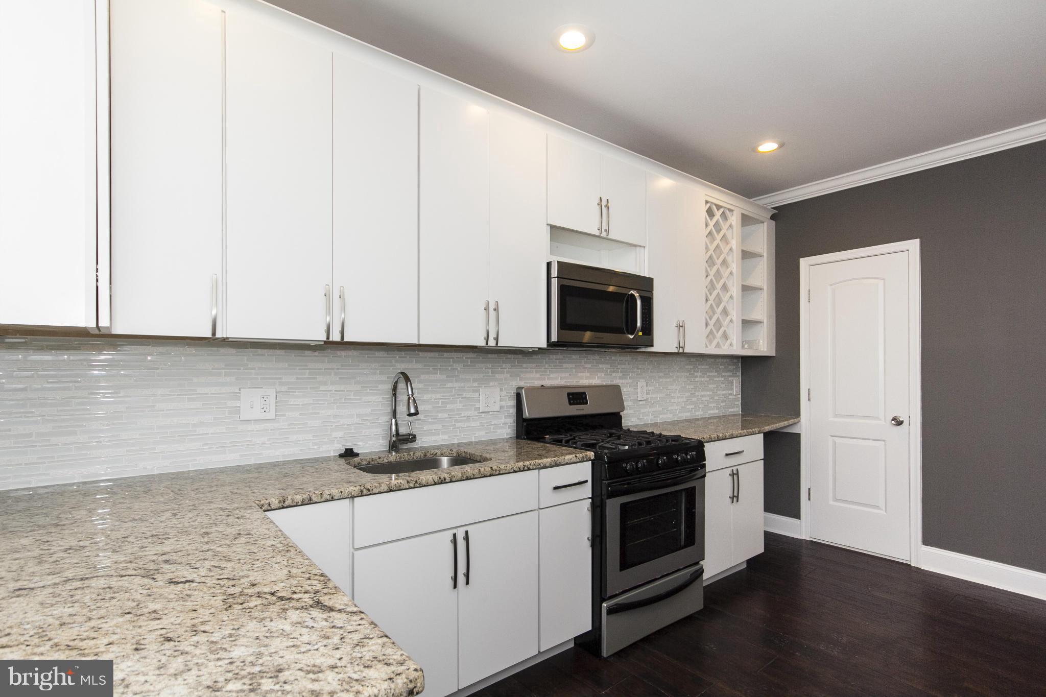 LOCUST POINT - Residential