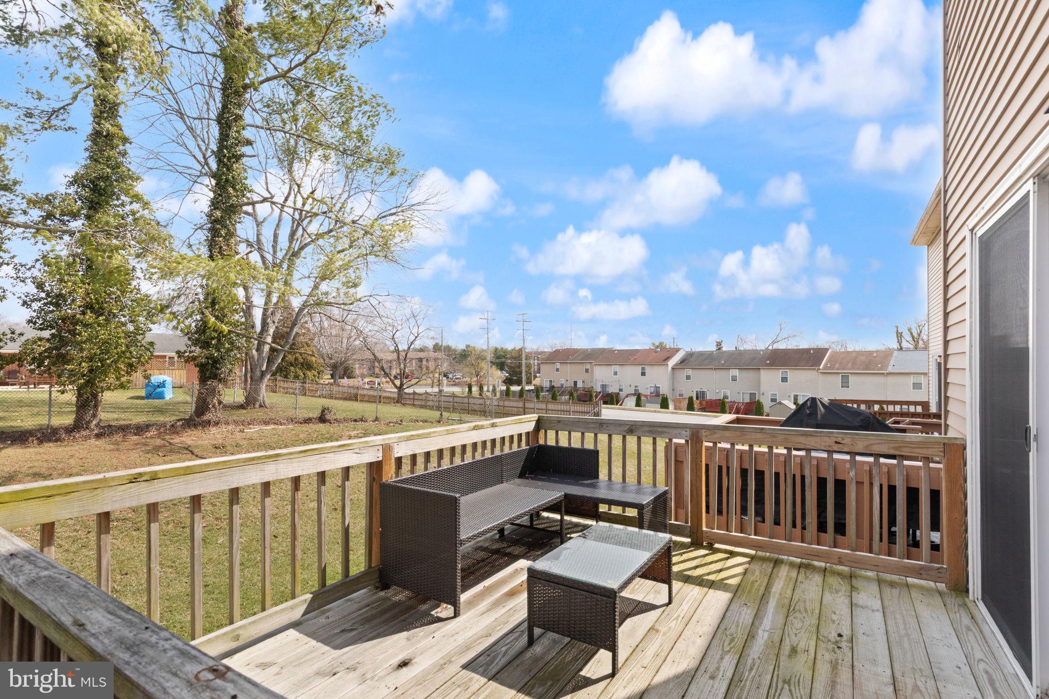 WOODSDALE MANOR - Residential