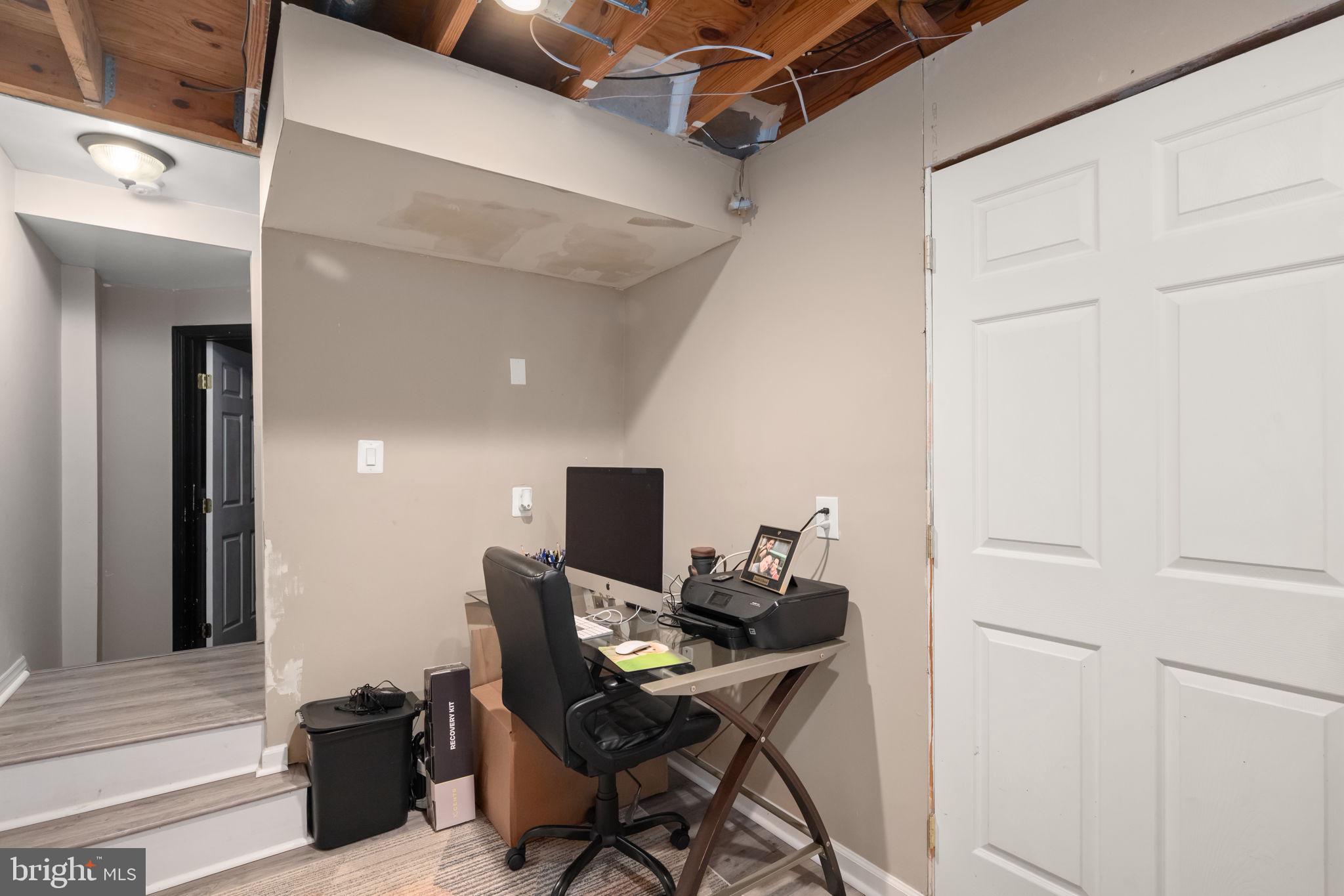 WOODSDALE MANOR - Residential