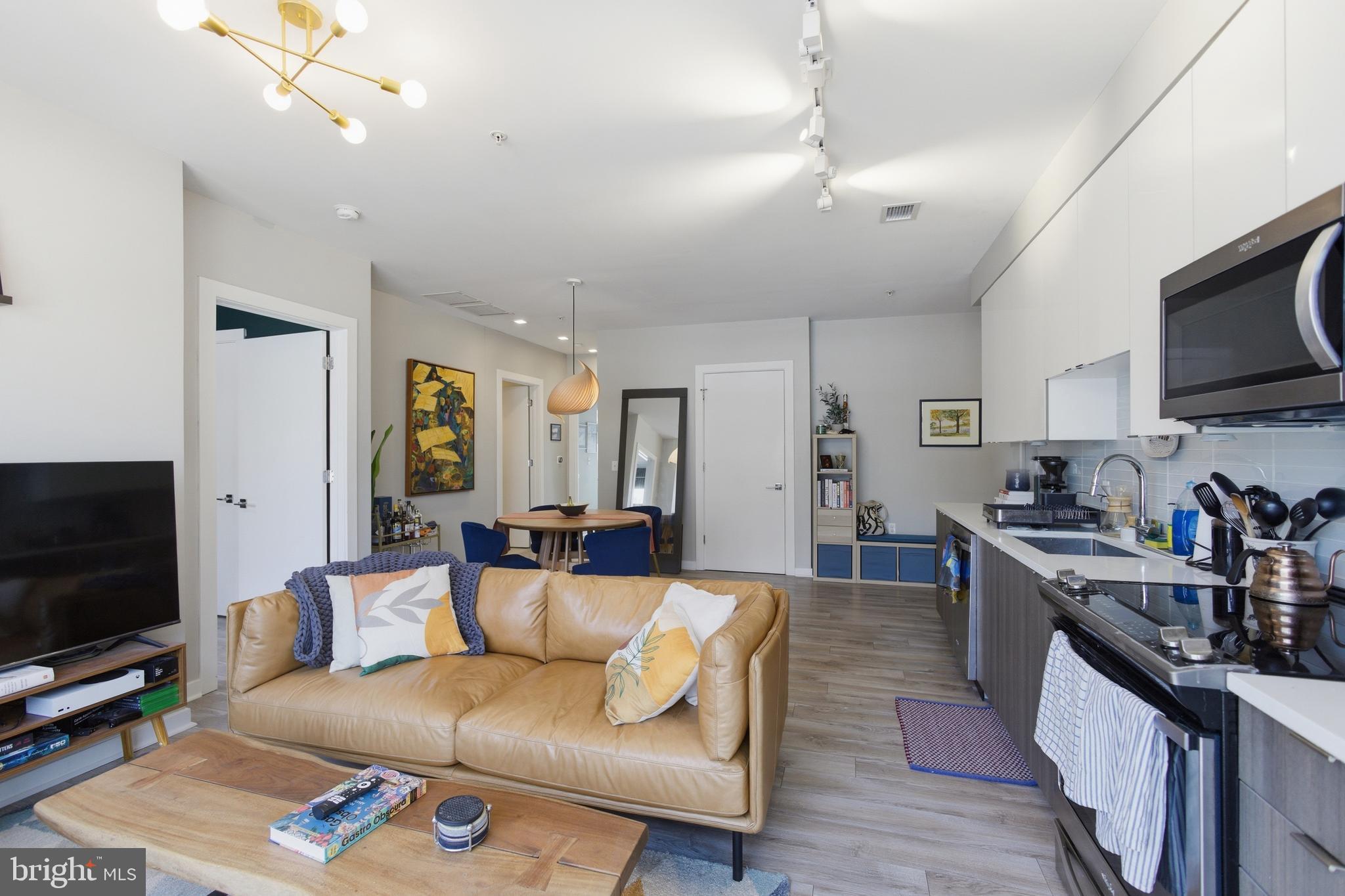 911 2ND STREET NE 305